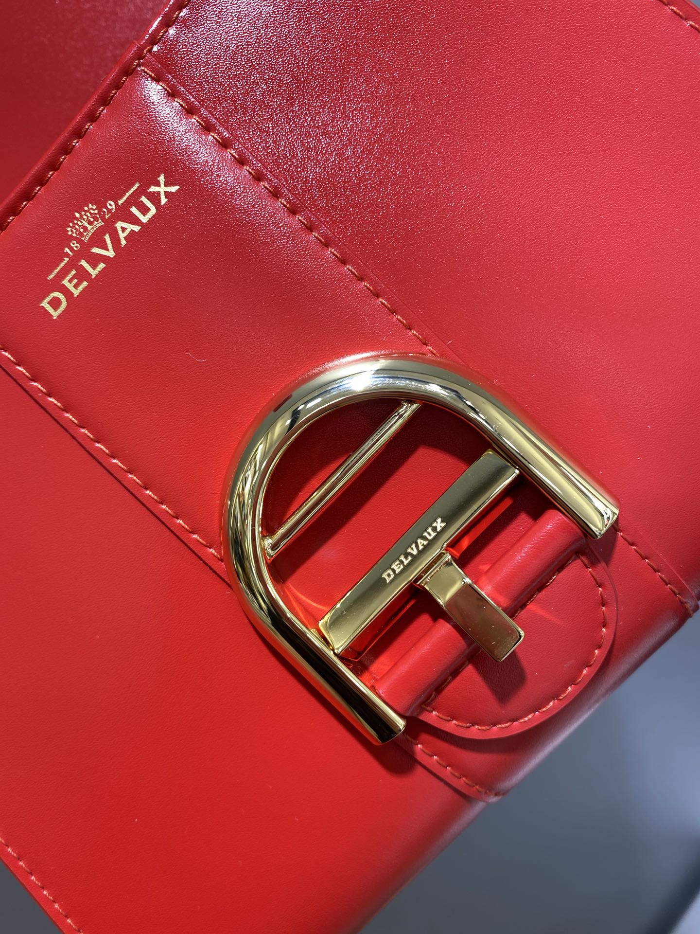Delvaux ❤️National flag red Belgian 🇧🇪 Royal brand Size 20cm 4 Delvaux ❤️National flag red Belgian 🇧🇪 Royal brand Size 20cm - Image 4