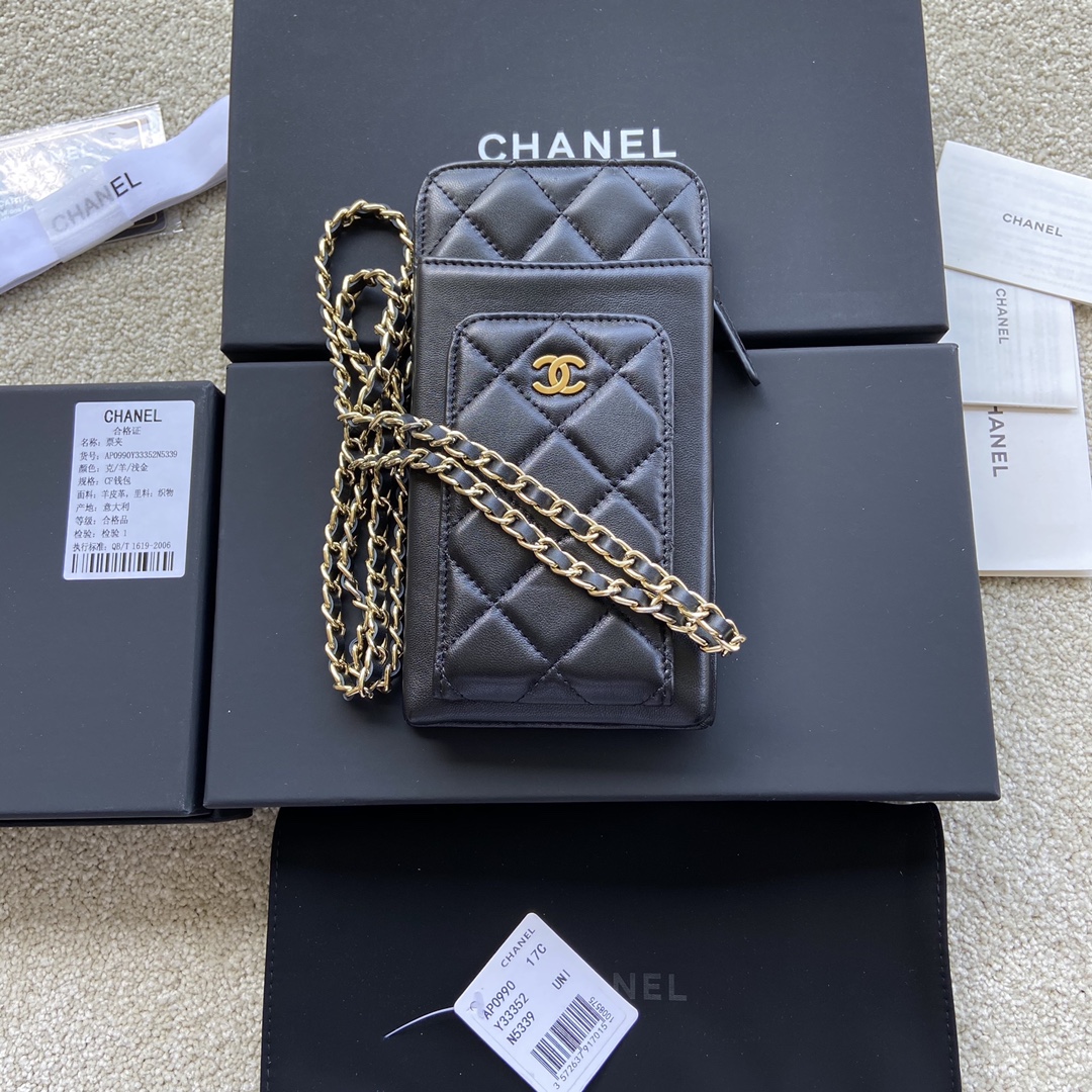 CHANEL Black sheepskin with gold steel label w18.5×h9×d3cm