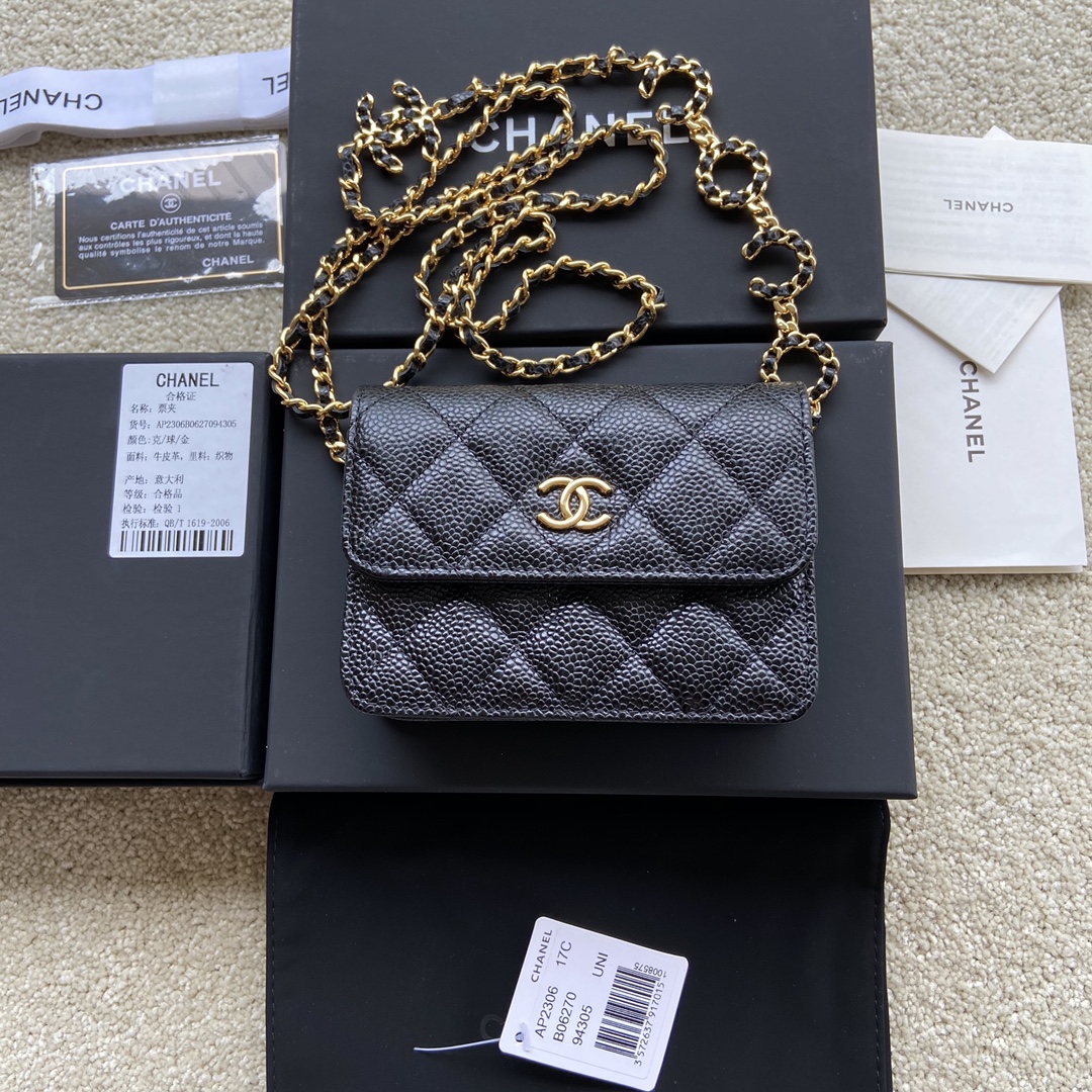 CHANEL Black Lambskin with Gold Hardware  w12×h9.5×d3cm