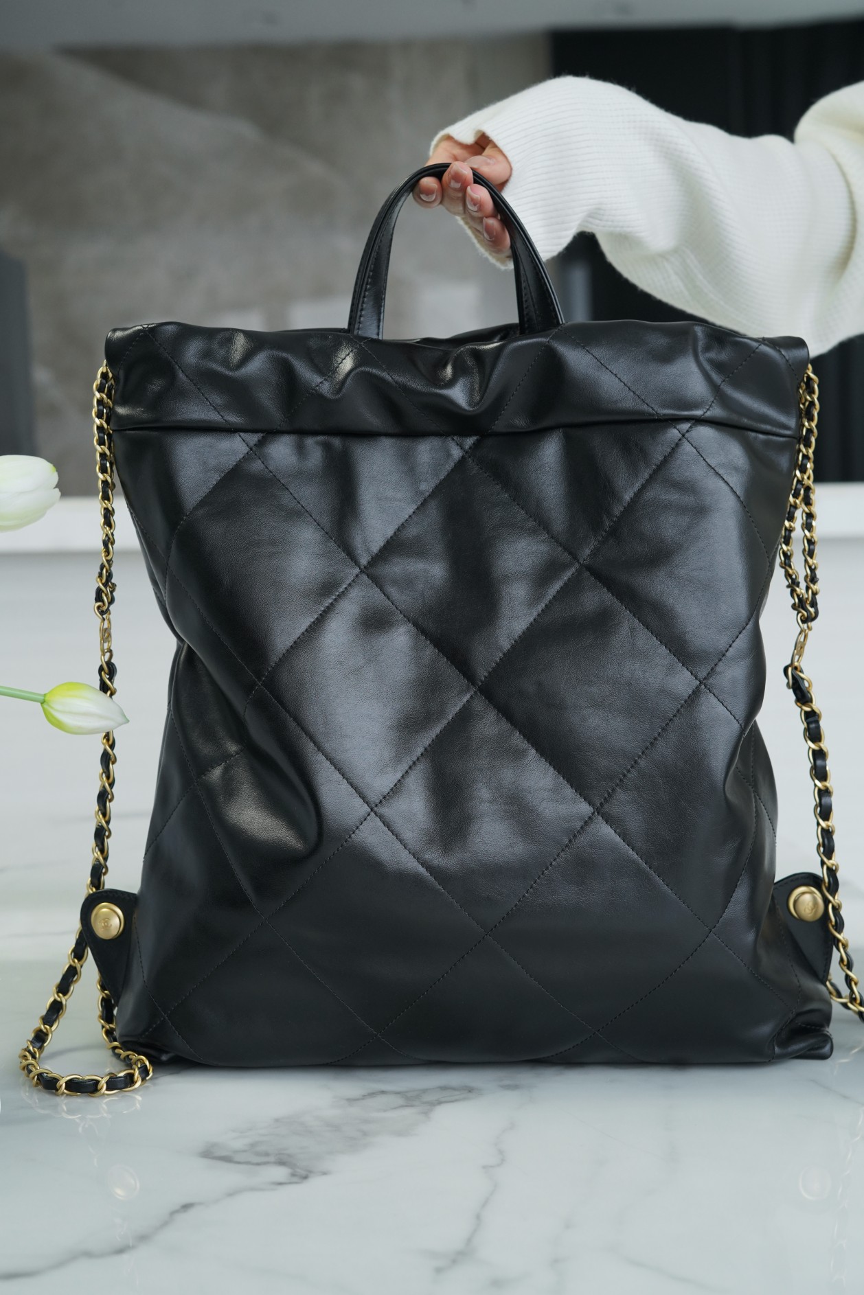 CHANEL 𝟐𝟐𝐏 Backpack➿ The shiny cowhide is smooth and has clear leather wrinkles Size: 51*40*9cm 16 CHANEL 𝟐𝟐𝐏 Backpack➿ The shiny cowhide is smooth and has clear leather wrinkles Size: 51*40*9cm - Image 16