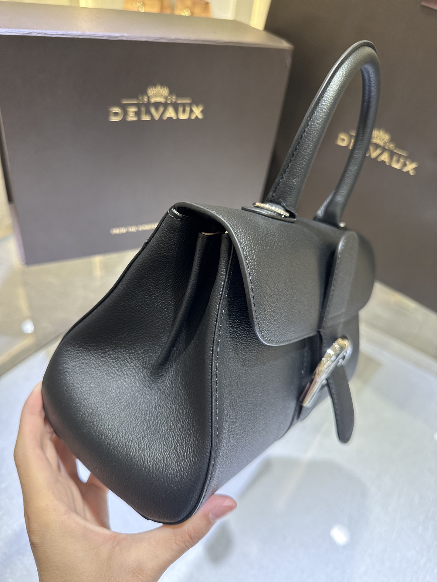Delvaux brillant togo leather Belgian 🇧🇪 Royal brand Size: 28*11*16 7 Delvaux brillant togo leather Belgian 🇧🇪 Royal brand Size: 28*11*16 - Image 7