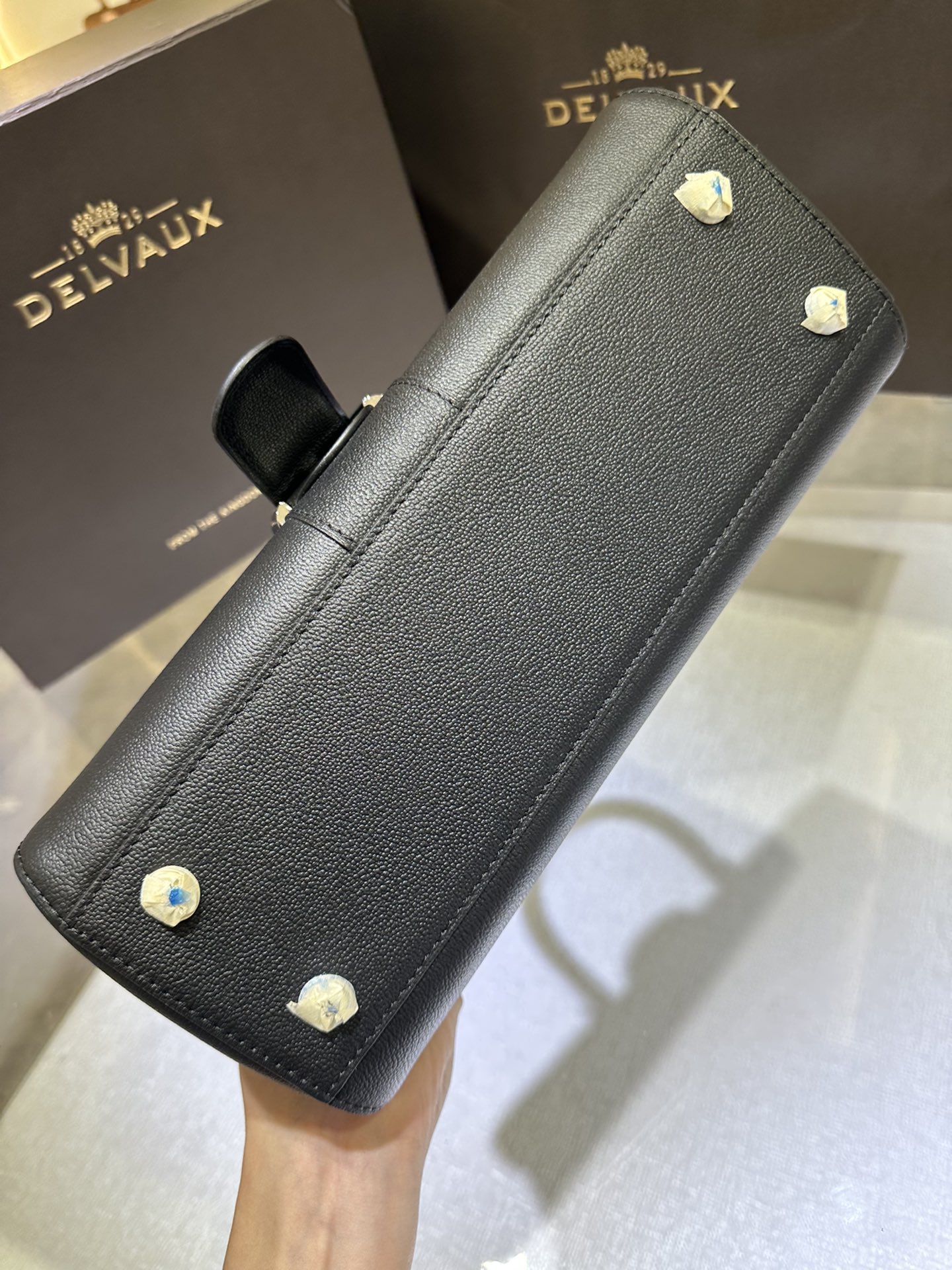 Delvaux brillant togo leather Belgian 🇧🇪 Royal brand Size: 28*11*16 6 Delvaux brillant togo leather Belgian 🇧🇪 Royal brand Size: 28*11*16 - Image 6