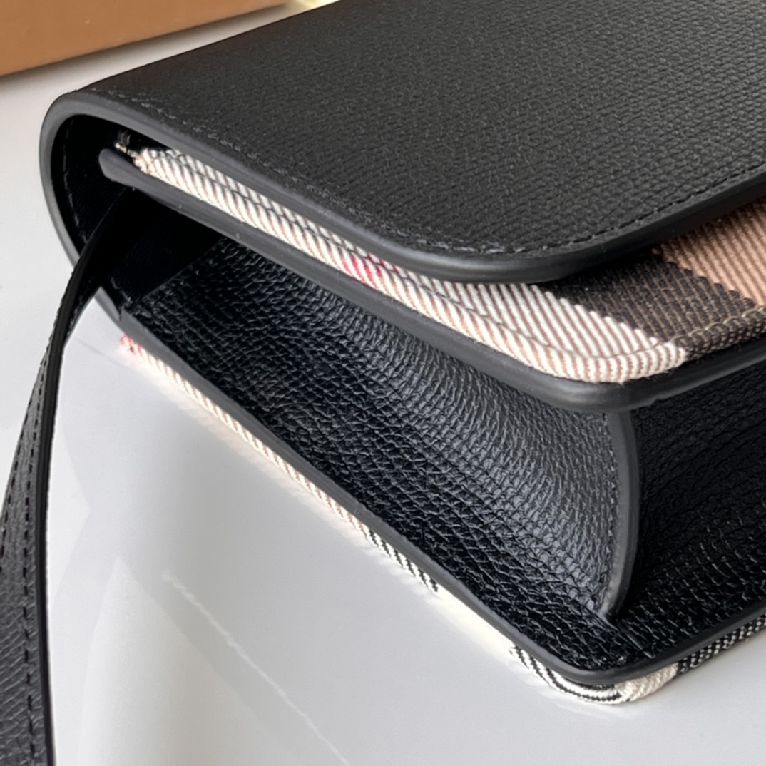 Burberry New counter model (leather shoulder strap) House plaid grained leather crossbody bag ➰Top original small shoulder bag and handbag dual-purpose size 19cm*13.5cm*5cm 7 Burberry New counter model (leather shoulder strap) House plaid grained leather crossbody bag ➰Top original small shoulder bag and handbag dual-purpose size 19cm*13.5cm*5cm - Image 7