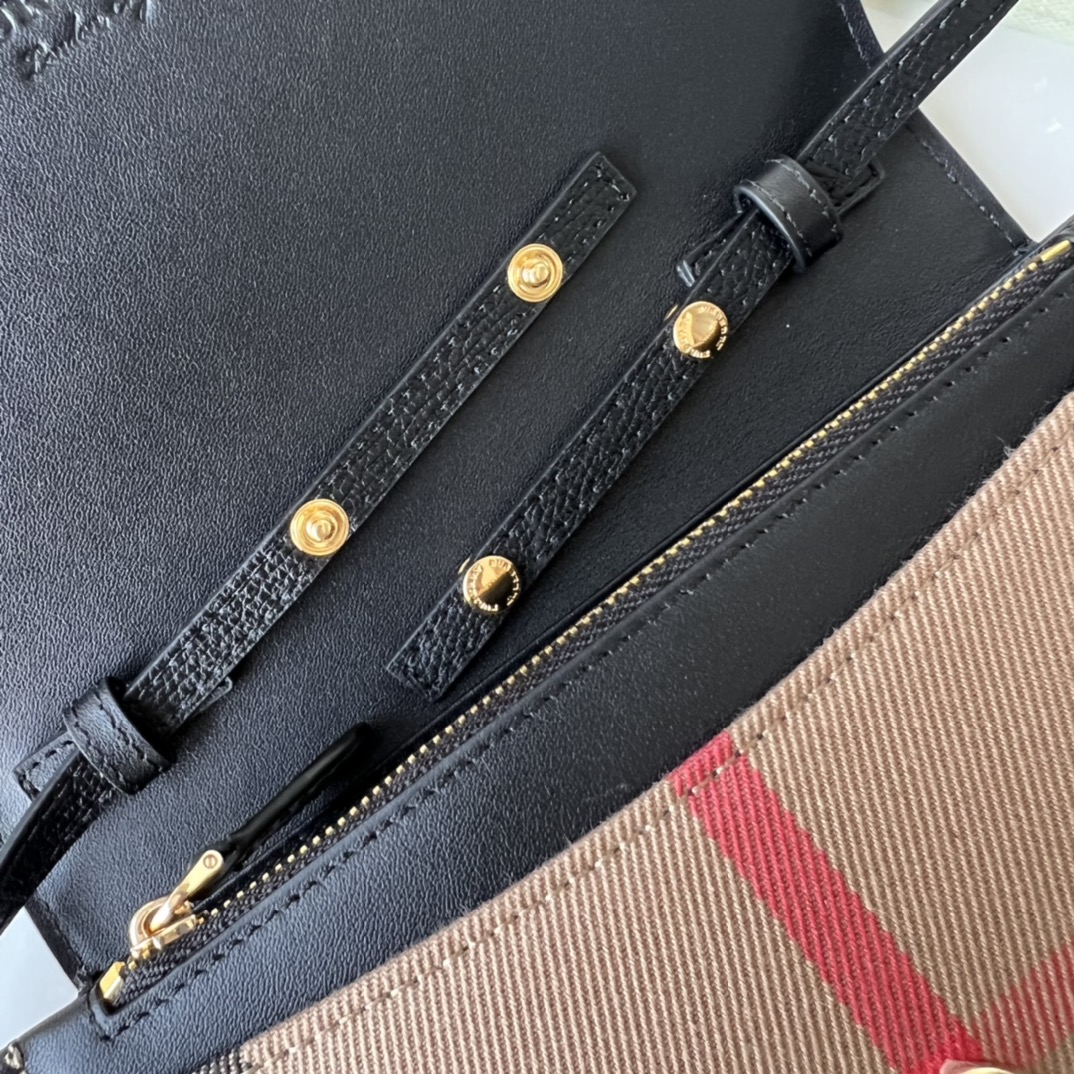 Burberry New counter model (leather shoulder strap) House plaid grained leather crossbody bag ➰Top original small shoulder bag and handbag dual-purpose size 19cm*13.5cm*5cm 3 Burberry New counter model (leather shoulder strap) House plaid grained leather crossbody bag ➰Top original small shoulder bag and handbag dual-purpose size 19cm*13.5cm*5cm - Image 3