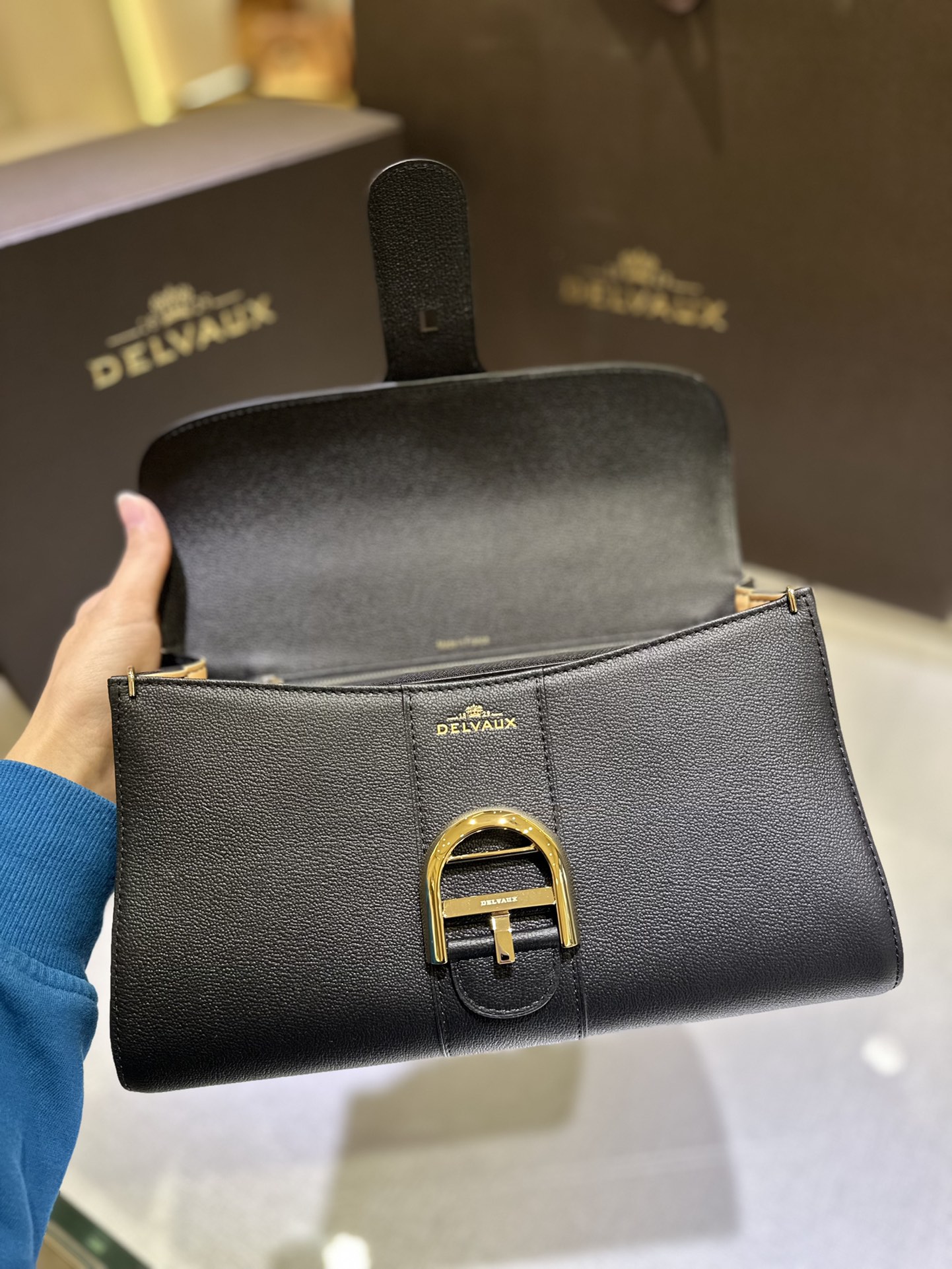 Delvaux brillant togo leather Belgian 🇧🇪 Royal brand Size 28*11*16 5 Delvaux brillant togo leather Belgian 🇧🇪 Royal brand Size 28*11*16 - Image 5