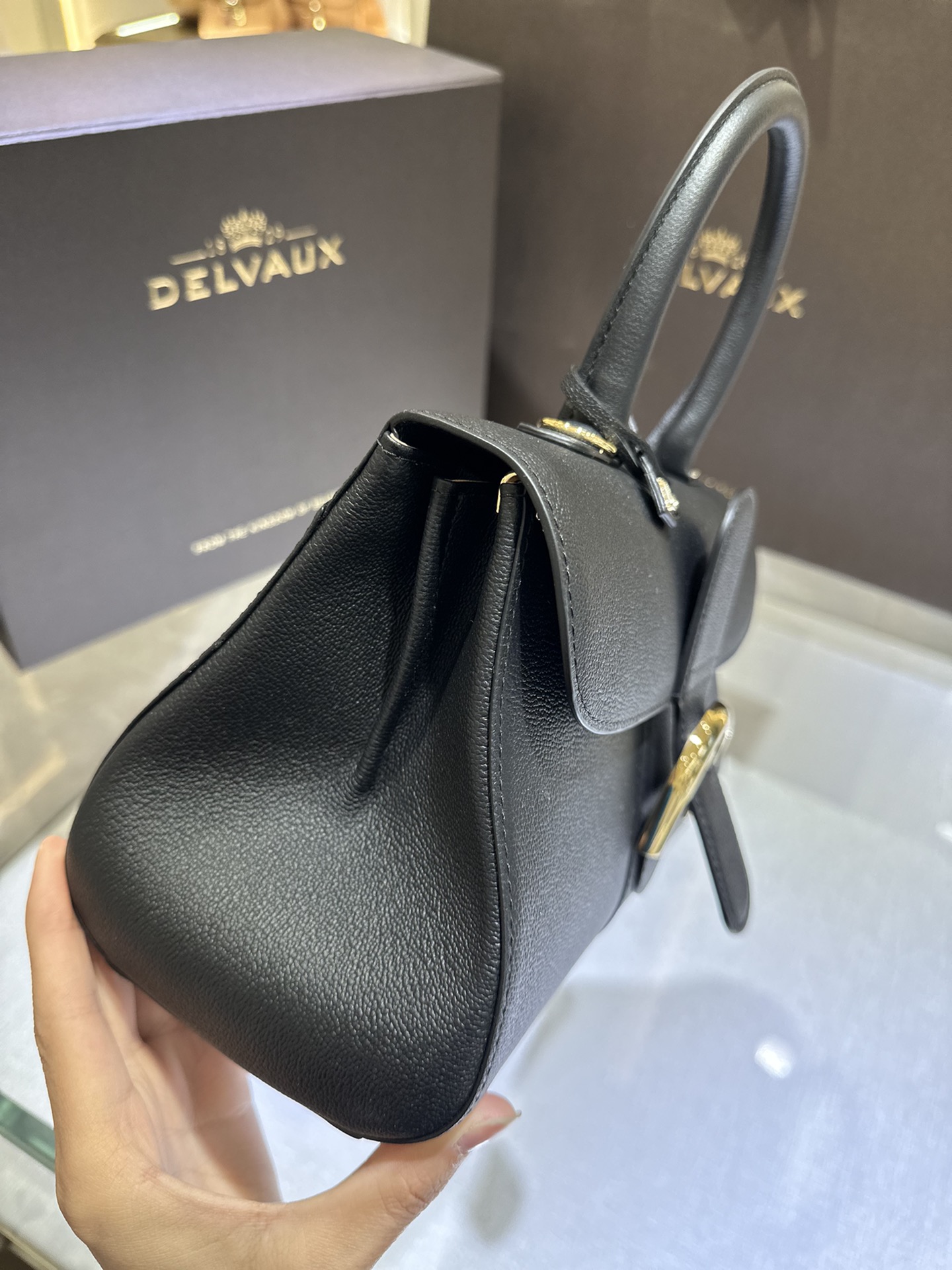 Delvaux brillant togo leather Belgian 🇧🇪 Royal brand Size 28*11*16 6 Delvaux brillant togo leather Belgian 🇧🇪 Royal brand Size 28*11*16 - Image 6