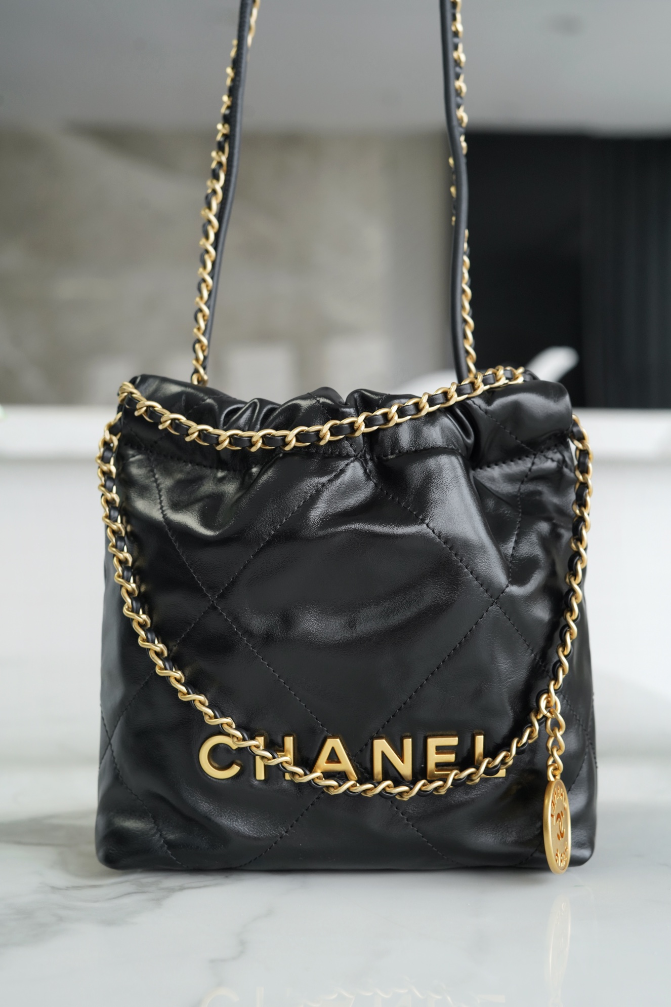 CHANEL 23S 22Mini bag black gold The long-awaited mini 22bag Size: 19×20×6cm