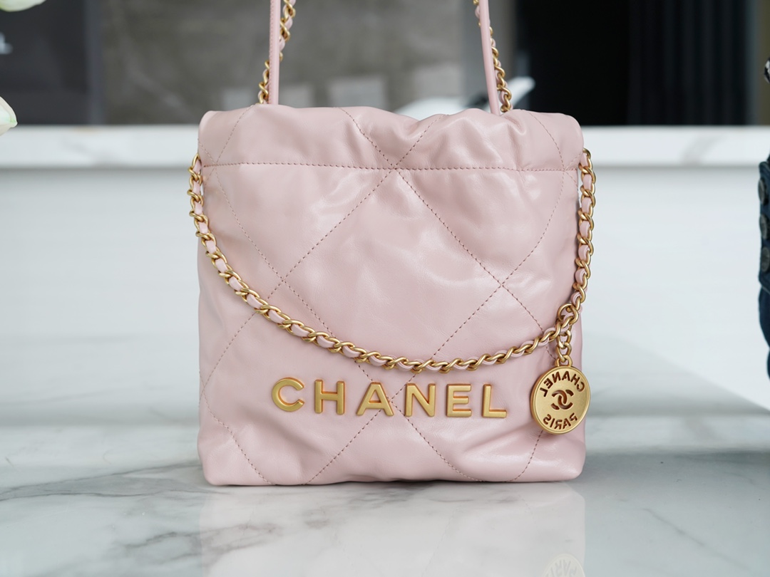 CHANEL 23S 22Mini bag pink 🌸 The long-awaited mini 22bag Size: 19×20×6cm