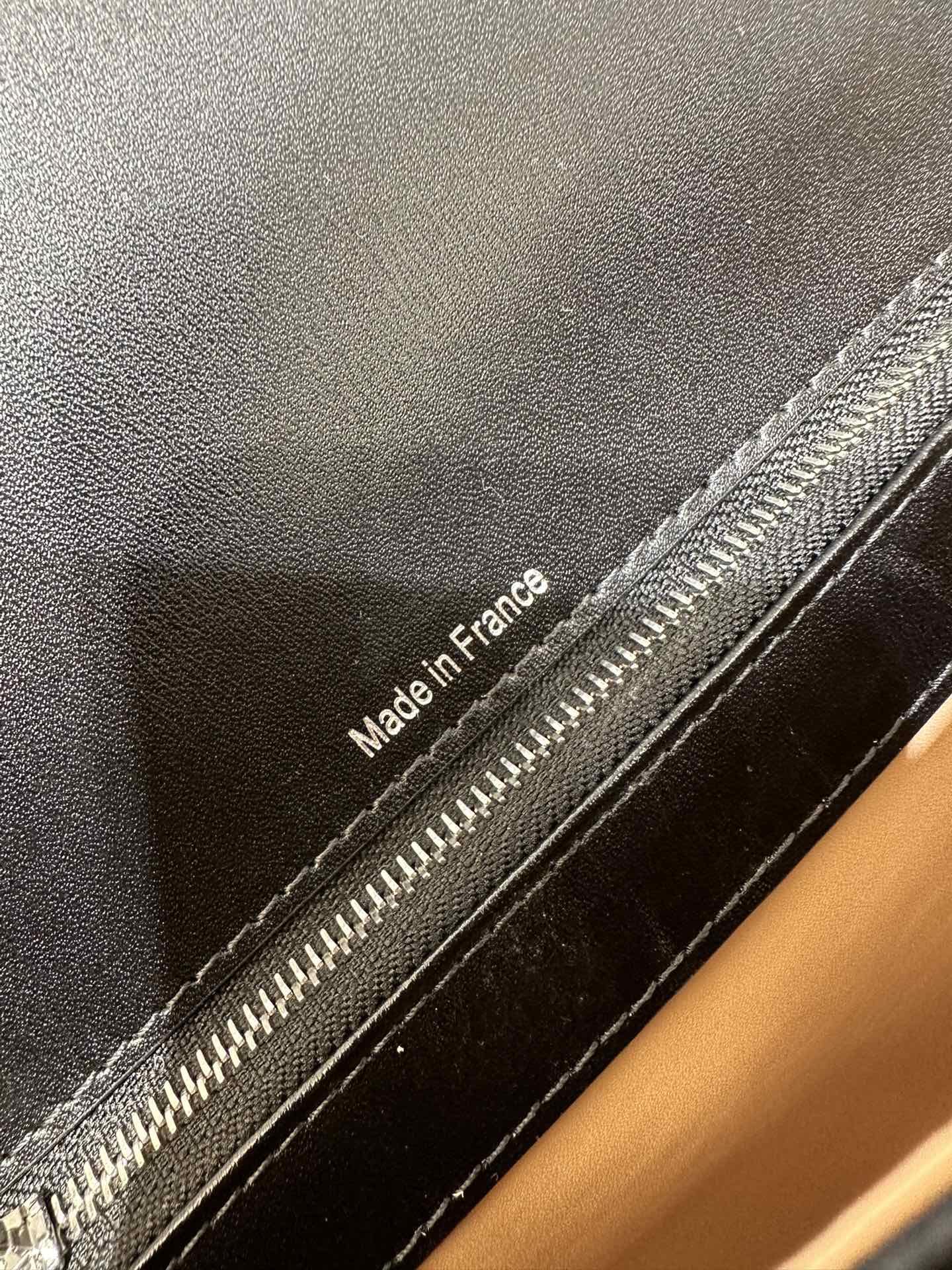 Delvaux Delvo new size PM black silver buckle Belgian 🇧🇪 Royal brand Size 24*12*19 3 Delvaux Delvo new size PM black silver buckle Belgian 🇧🇪 Royal brand Size 24*12*19 - Image 3