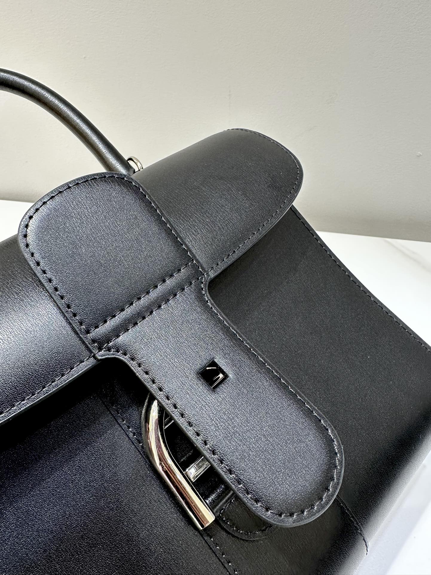 Delvaux Delvo new size PM black silver buckle Belgian 🇧🇪 Royal brand Size 24*12*19 7 Delvaux Delvo new size PM black silver buckle Belgian 🇧🇪 Royal brand Size 24*12*19 - Image 7