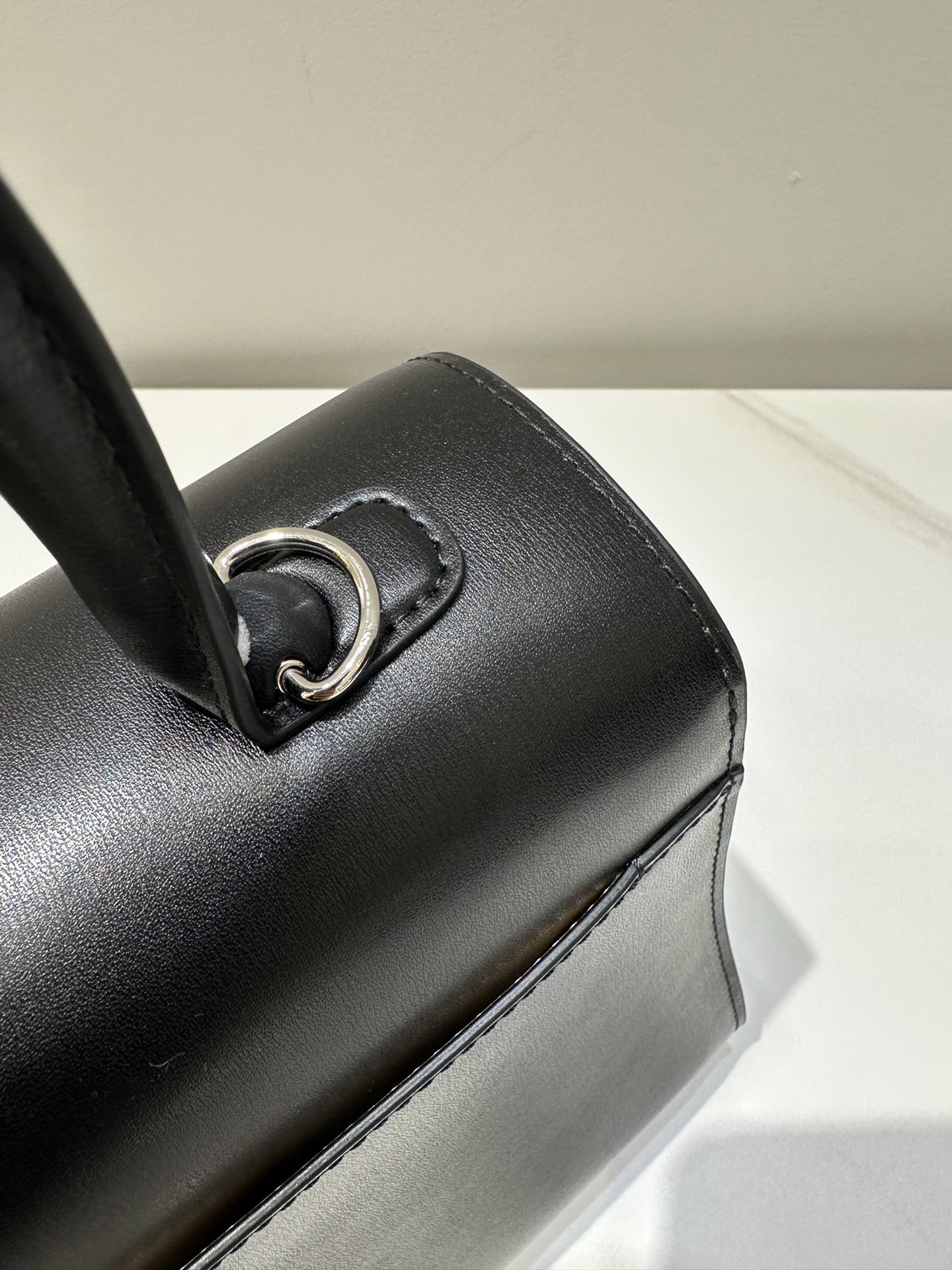Delvaux Delvo new size PM black silver buckle Belgian 🇧🇪 Royal brand Size 24*12*19 6 Delvaux Delvo new size PM black silver buckle Belgian 🇧🇪 Royal brand Size 24*12*19 - Image 6