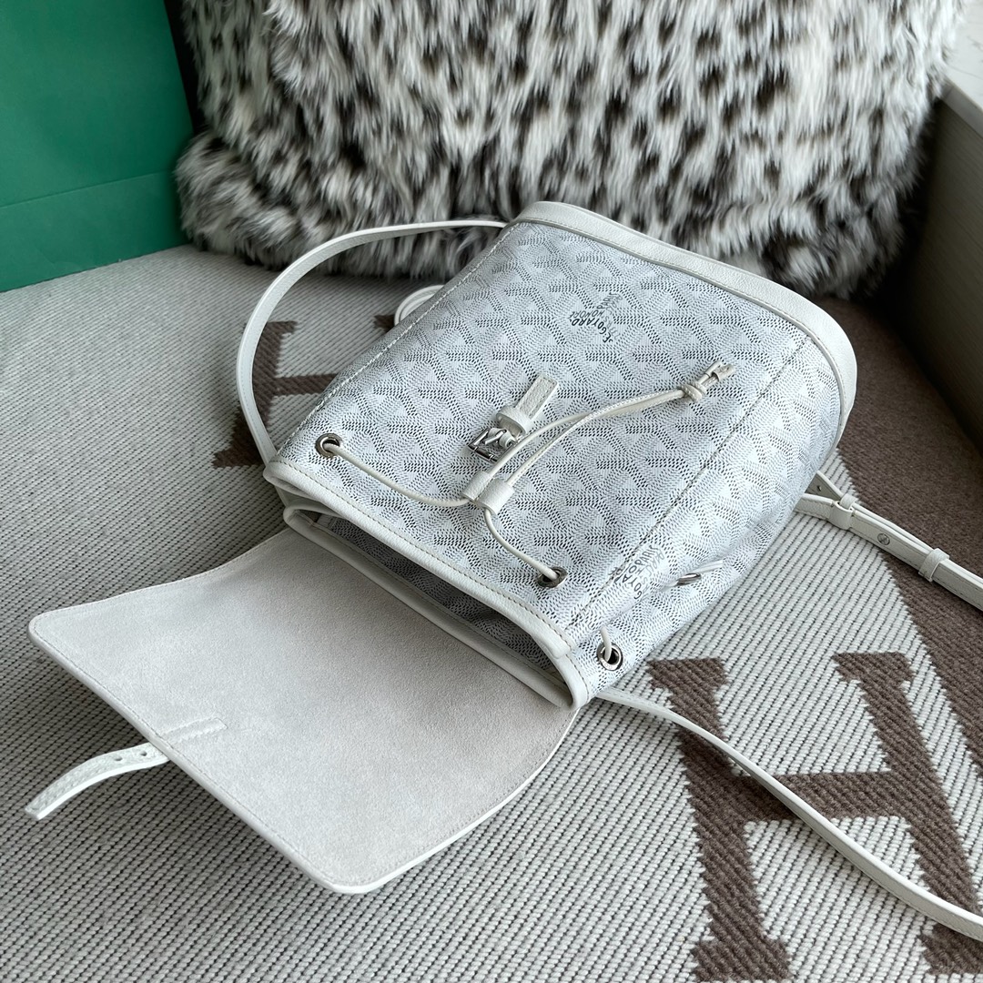Goyard Alpin mini bag 👏Handcrafted new second generation! With the traditional craftsmanship of Goyard, the details are full of ingenuity Size: Length 8.5 Width 18.5 Height 21.5cm 6 Goyard Alpin mini bag 👏Handcrafted new second generation! With the traditional craftsmanship of Goyard, the details are full of ingenuity Size: Length 8.5 Width 18.5 Height 21.5cm - Image 6