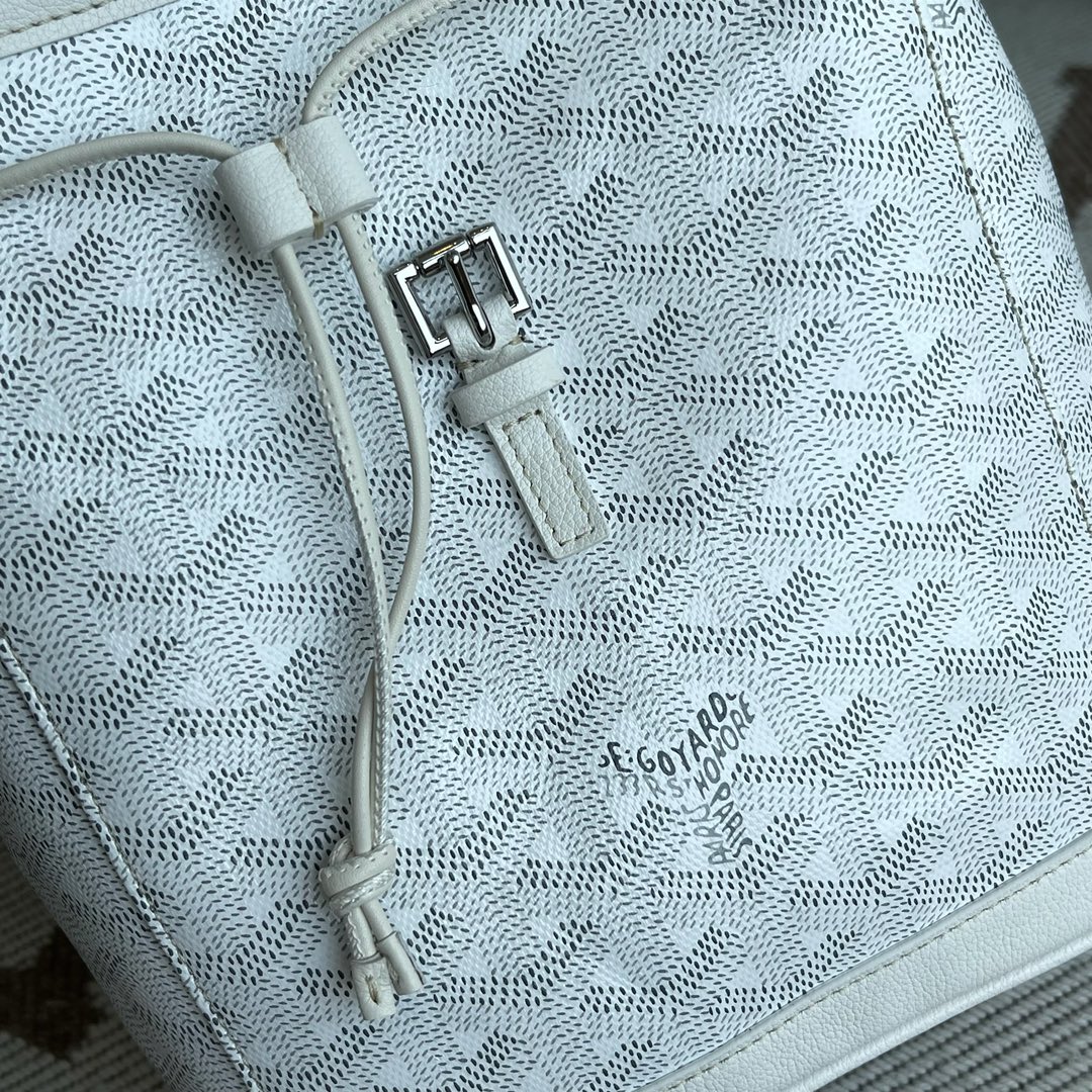 Goyard Alpin mini bag 👏Handcrafted new second generation! With the traditional craftsmanship of Goyard, the details are full of ingenuity Size: Length 8.5 Width 18.5 Height 21.5cm 5 Goyard Alpin mini bag 👏Handcrafted new second generation! With the traditional craftsmanship of Goyard, the details are full of ingenuity Size: Length 8.5 Width 18.5 Height 21.5cm - Image 5