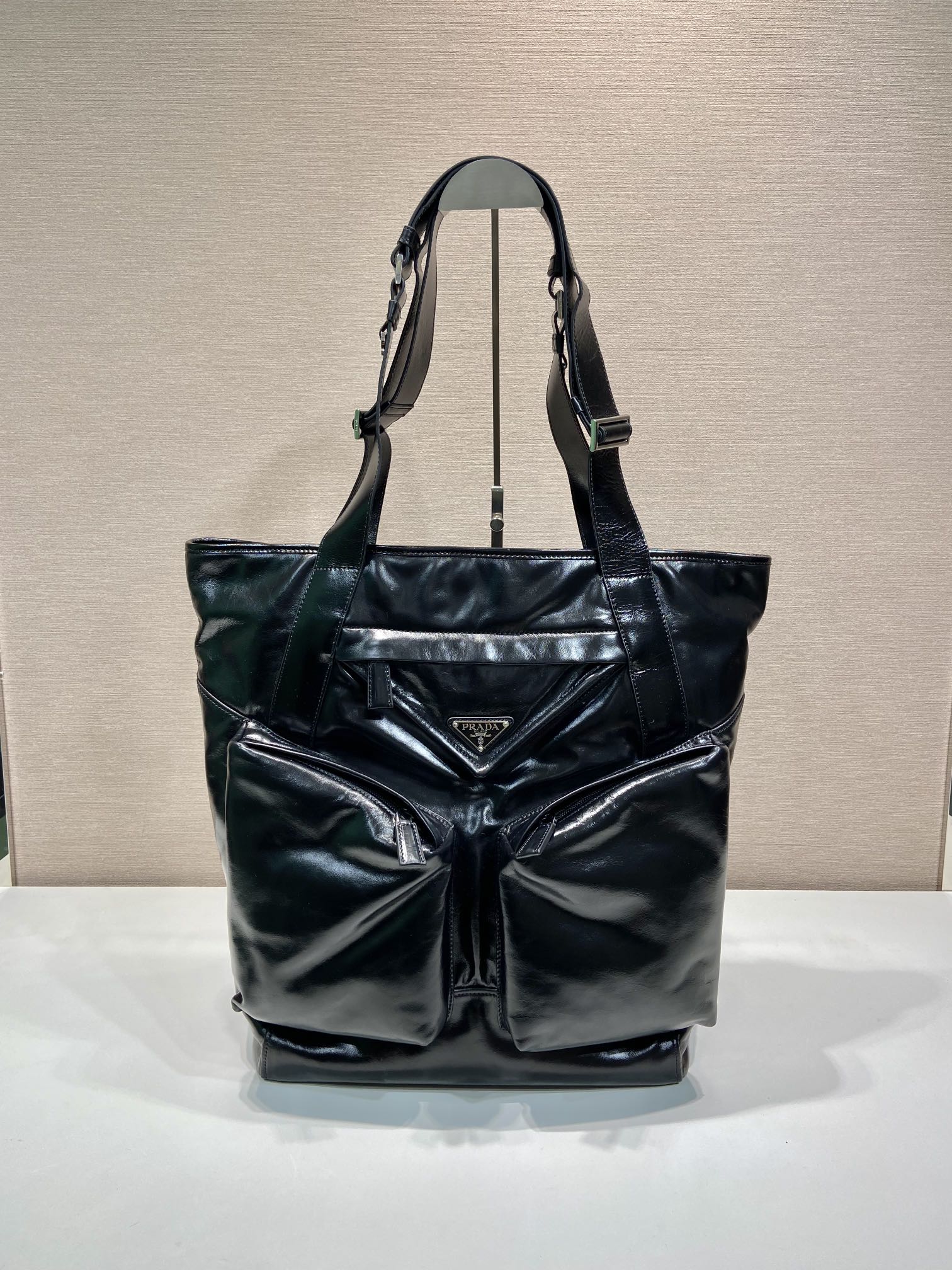 Prada 2VG120 Oil Wax Leather This tote bag is made of imported waxed leather Length 31.5x height 42.5x bottom 16cm