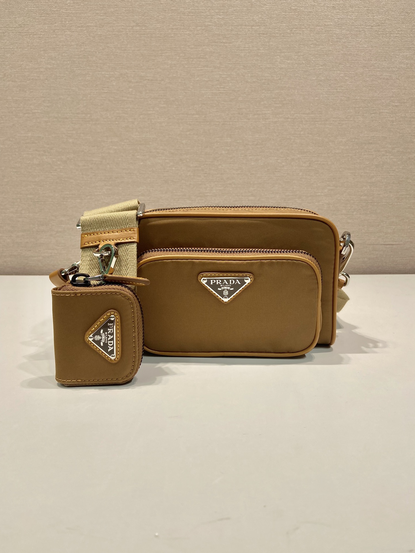 Prada 2VH172 cork color This shoulder bag is made of Re-Nylon and cross-grain leather