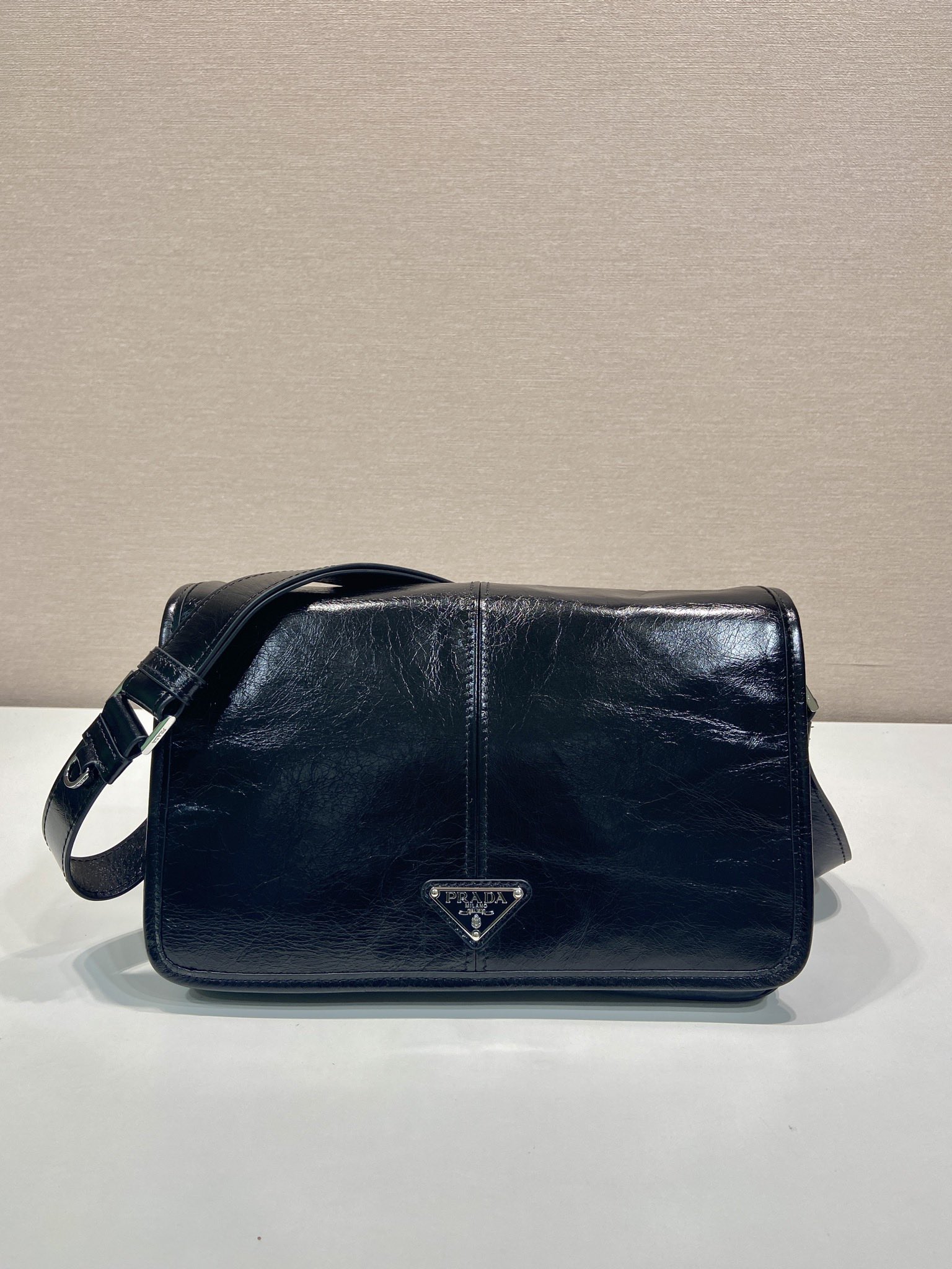 Prada wax bag 2VD073 messenger bag Length 30x height 20x bottom 11cm