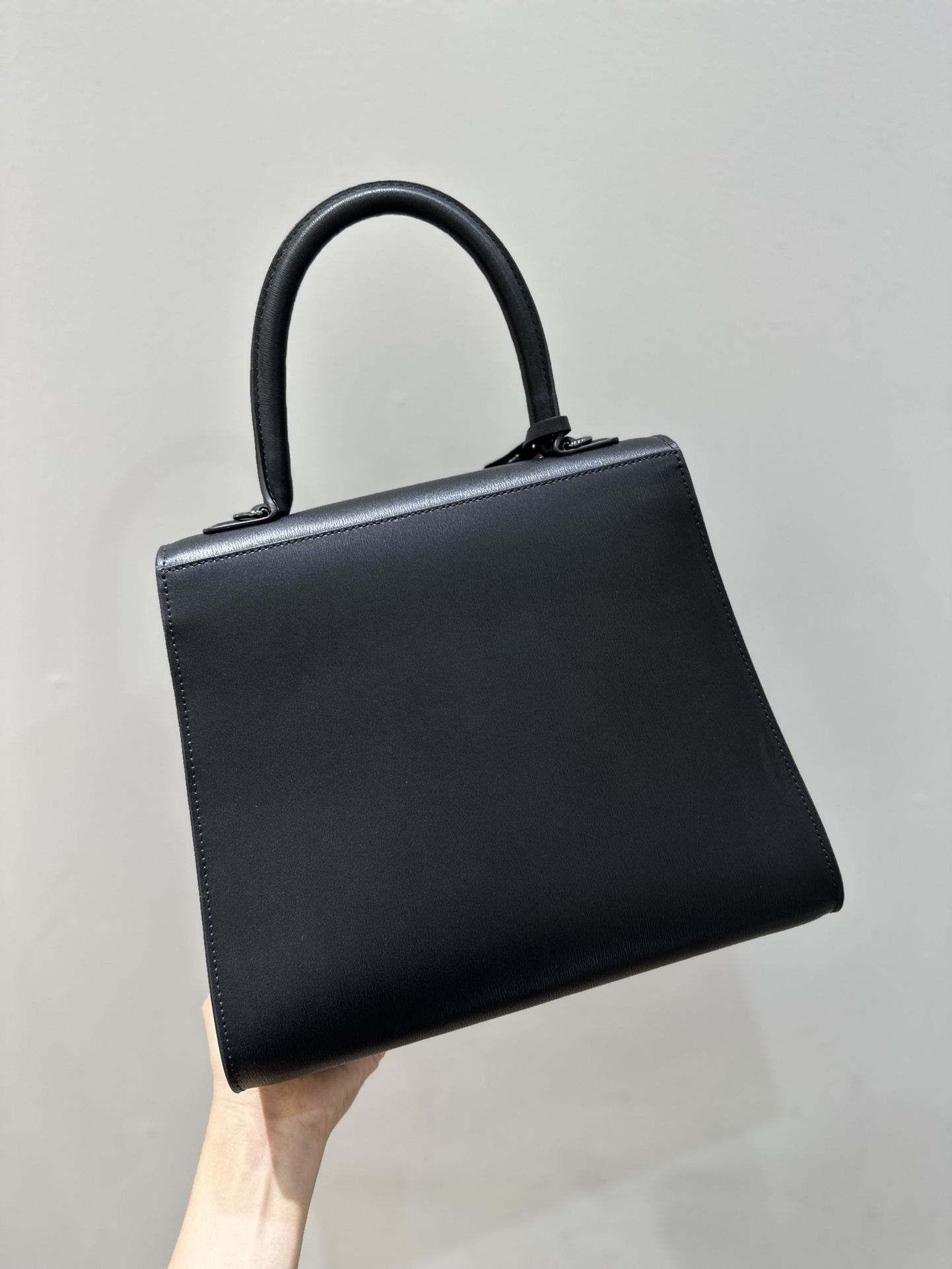 Delvaux brillant togo leather Belgian 🇧🇪 Royal brand Size 28*11*16 8 Delvaux brillant togo leather Belgian 🇧🇪 Royal brand Size 28*11*16 - Image 8