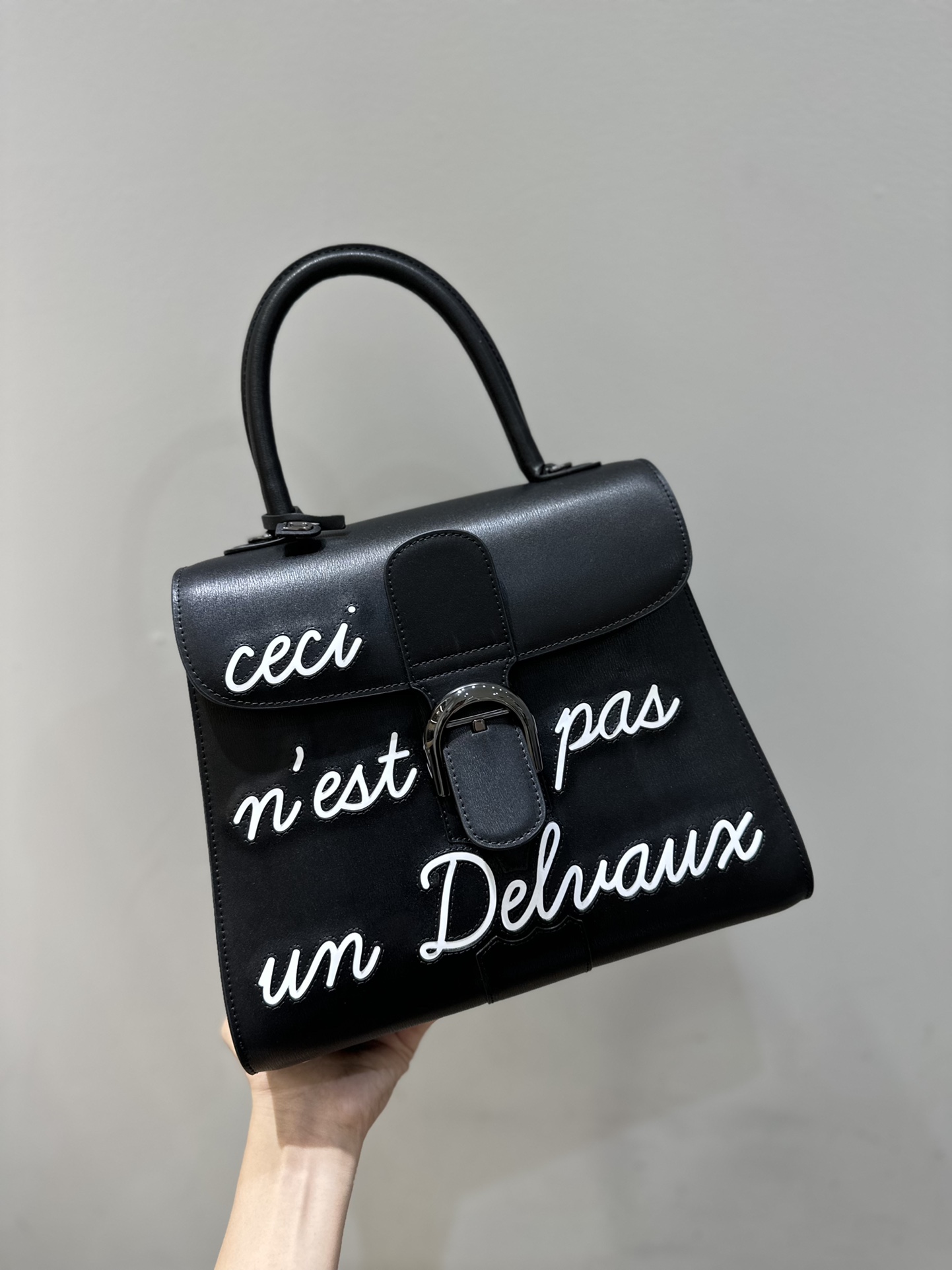 Delvaux brillant togo leather Belgian 🇧🇪 Royal brand Size 28*11*16
