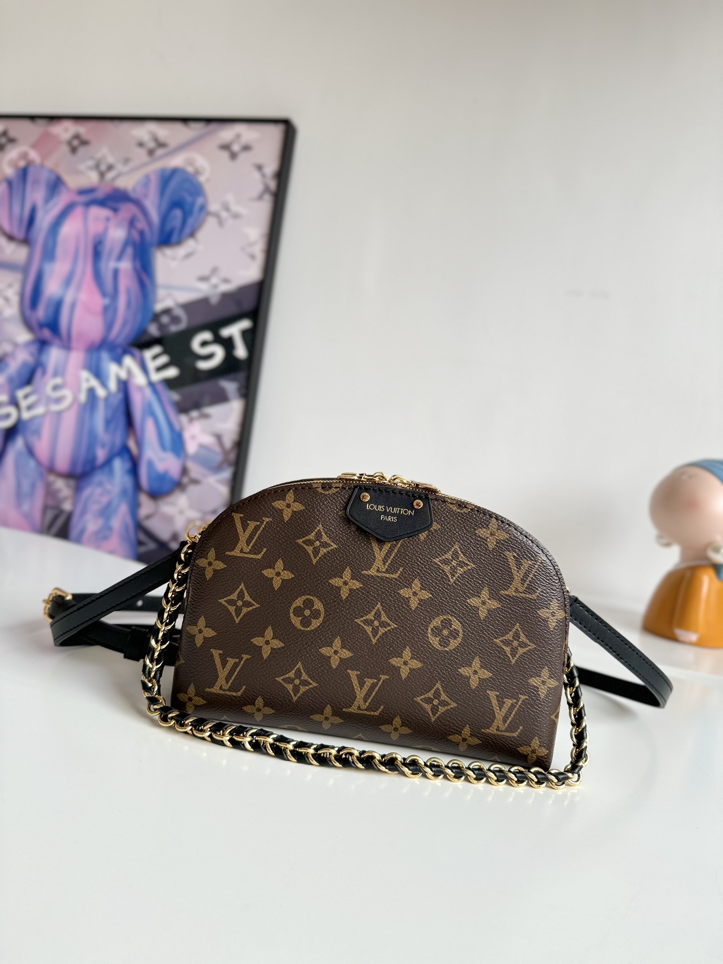 LV M12996! Be Alma handbag integrates the brand's iconic Alma handbag and cosmetic Size: 27×15×7cm