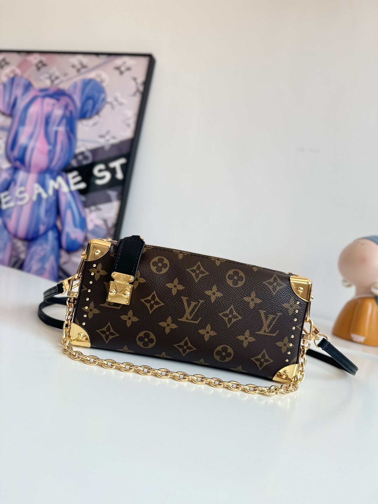 LV M13147! The Slim Trunk Size: 23×12×4cm