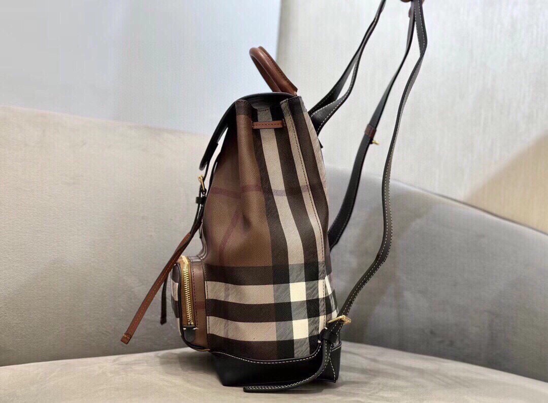 Burberry Large backpack for men and women ~ The rich caramel check pattern is full of retro atmosphere. It is not only very fashionable, but also very high-end. (24x13x37) 8 Burberry Large backpack for men and women ~ The rich caramel check pattern is full of retro atmosphere. It is not only very fashionable, but also very high-end. (24x13x37) - Image 8