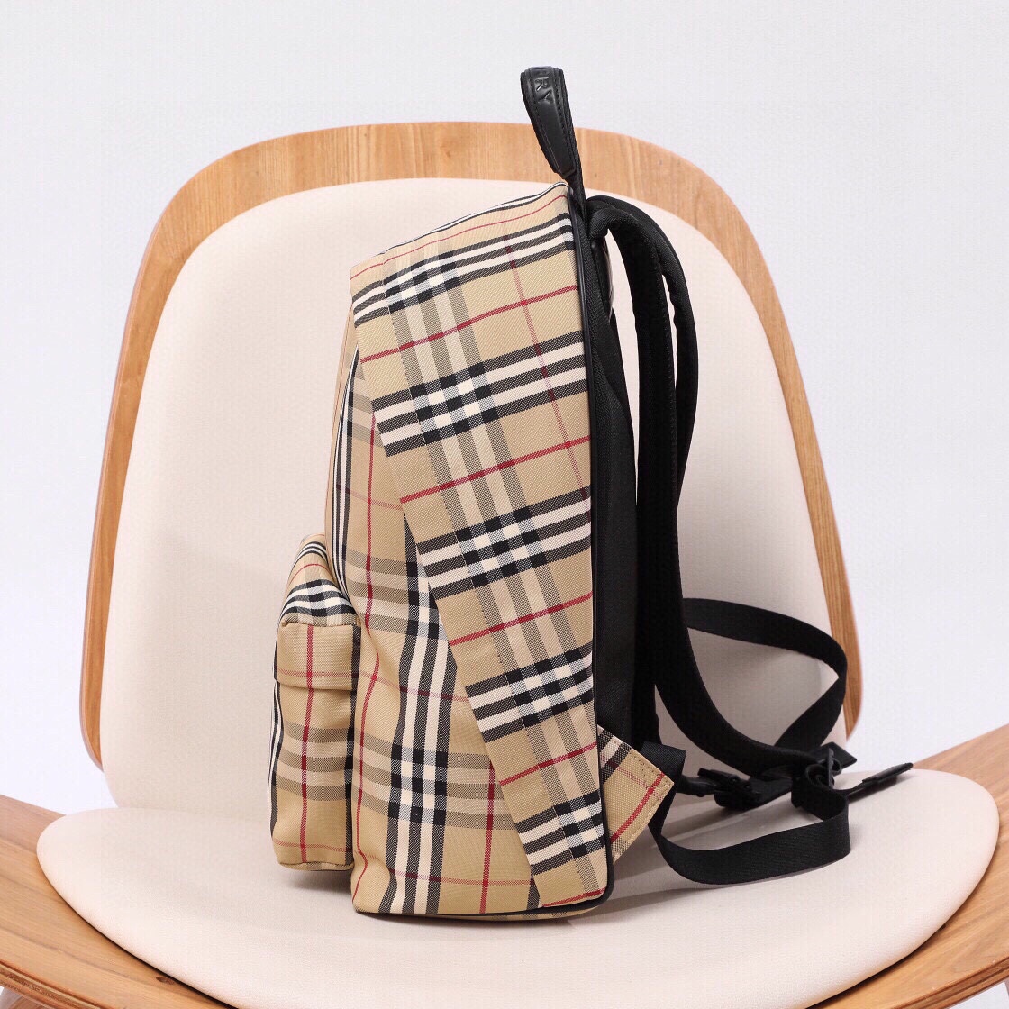 Burberry backpack 🎒 Brightly decorated with Burberry plaid and brand logo, incorporating iconic collection elements, very light, very suitable for commuting, business travel, and very cost-effective 30.5 x 14.5 x 42.5cm Search 8 Burberry backpack 🎒 Brightly decorated with Burberry plaid and brand logo, incorporating iconic collection elements, very light, very suitable for commuting, business travel, and very cost-effective 30.5 x 14.5 x 42.5cm Search - Image 8