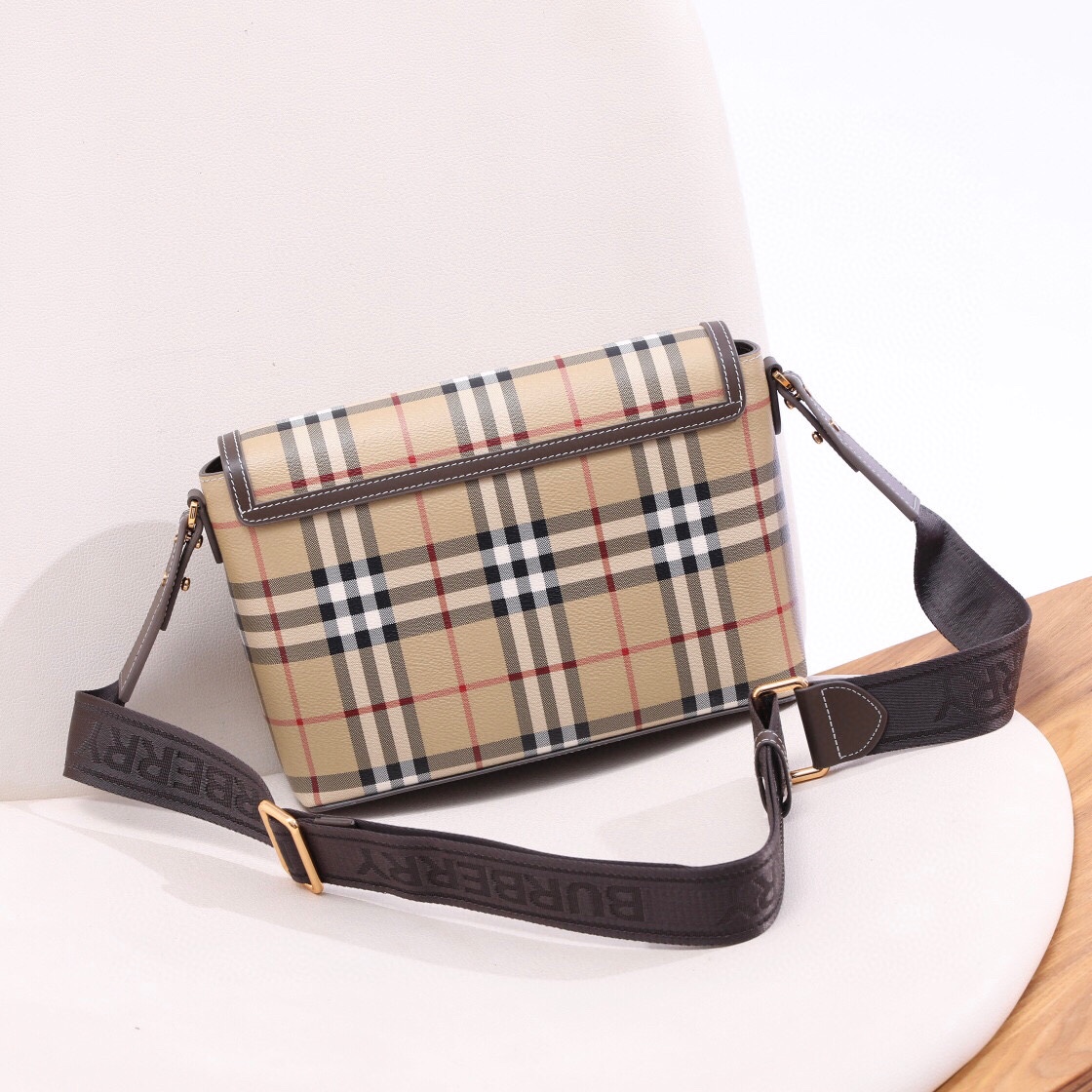 Burberry Note crossbody bag new color new colour arrived‼ Made from grained leather and Vintage check, it features a logo-engraved snap closure. It can be worn as a shoulder bag or clutch with the removable wide strap (25 x 8.5 x 18) 9 Burberry Note crossbody bag new color new colour arrived‼ Made from grained leather and Vintage check, it features a logo-engraved snap closure. It can be worn as a shoulder bag or clutch with the removable wide strap (25 x 8.5 x 18) - Image 9