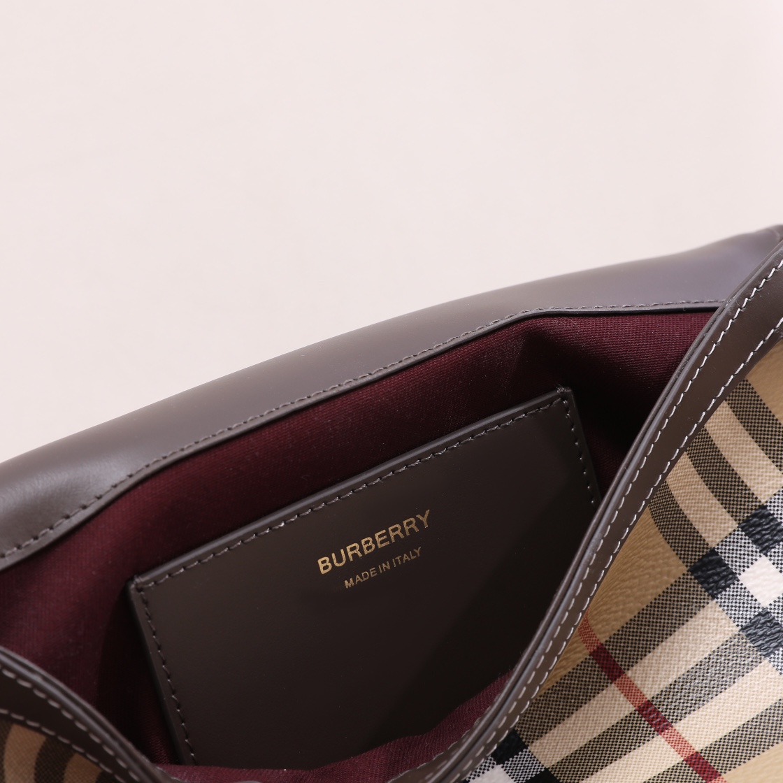 Burberry Baguette bag🥖New color new colour~ Two bags, one pack, multiple uses, various styles, new color matching, birch brown plaid, both retro and high-end, salty or sweet (24×8x 14) 4 Burberry Baguette bag🥖New color new colour~ Two bags, one pack, multiple uses, various styles, new color matching, birch brown plaid, both retro and high-end, salty or sweet (24×8x 14) - Image 4