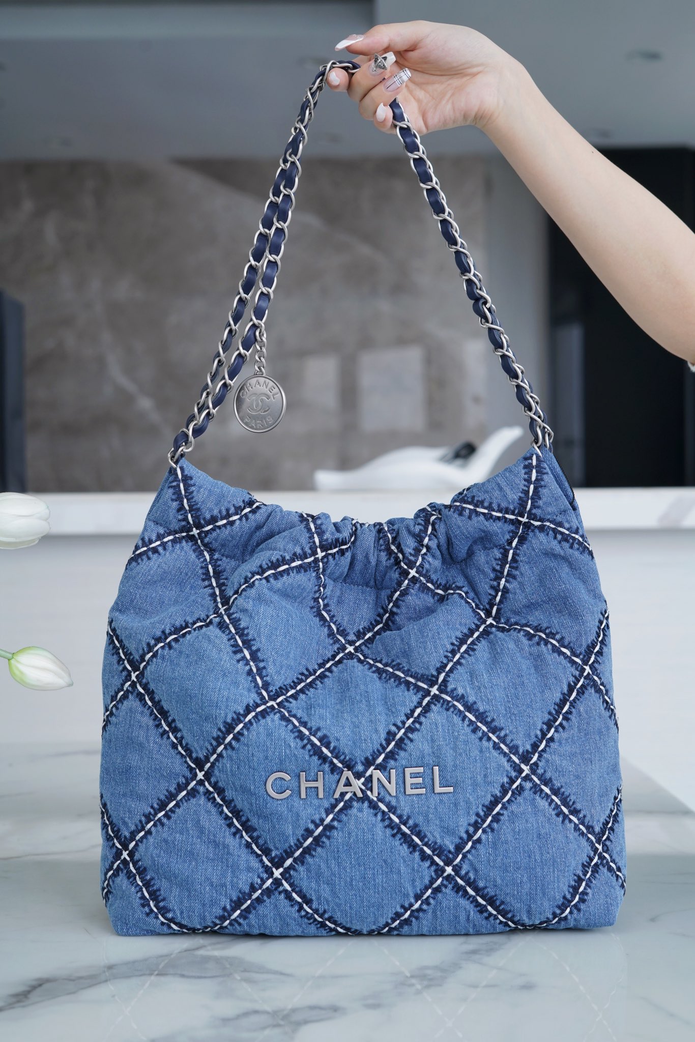 CHANEL Spring and summer new denim 𝟐𝟐bag small size Jeans are known for their casualness Size: 35*37*7cm