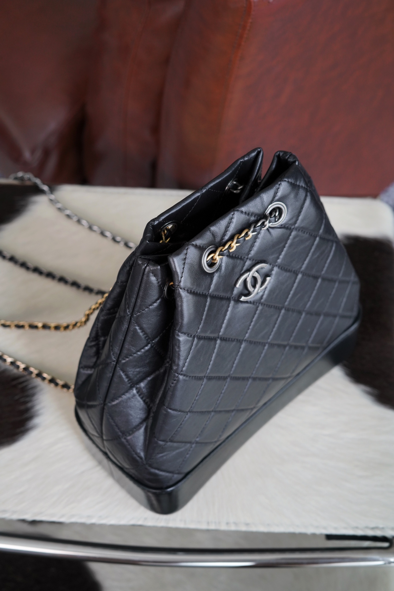 CHANEL Hobo backpack genuine leather black large The perfect combination of "𝑴𝒂𝒏𝒕𝒆𝒍𝒆𝒍𝒍 factory" sponge leather and "𝑮𝑨𝑰𝑬𝑹𝑨 factory" horse oil leather on the bottom Size: 24.5cm 13 CHANEL Hobo backpack genuine leather black large The perfect combination of "𝑴𝒂𝒏𝒕𝒆𝒍𝒆𝒍𝒍 factory" sponge leather and "𝑮𝑨𝑰𝑬𝑹𝑨 factory" horse oil leather on the bottom Size: 24.5cm - Image 13