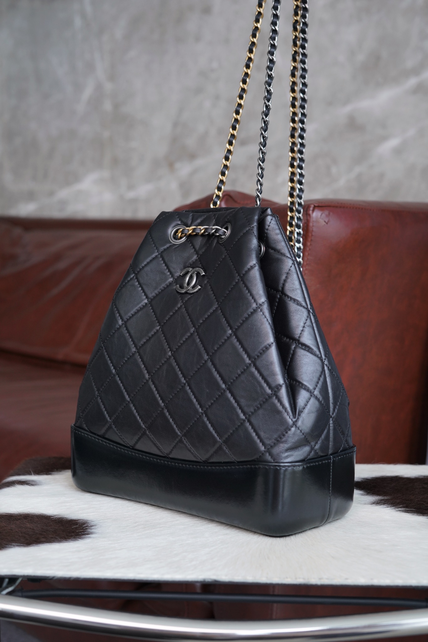CHANEL Hobo backpack genuine leather black large The perfect combination of "𝑴𝒂𝒏𝒕𝒆𝒍𝒆𝒍𝒍 factory" sponge leather and "𝑮𝑨𝑰𝑬𝑹𝑨 factory" horse oil leather on the bottom Size: 24.5cm 15 CHANEL Hobo backpack genuine leather black large The perfect combination of "𝑴𝒂𝒏𝒕𝒆𝒍𝒆𝒍𝒍 factory" sponge leather and "𝑮𝑨𝑰𝑬𝑹𝑨 factory" horse oil leather on the bottom Size: 24.5cm - Image 15