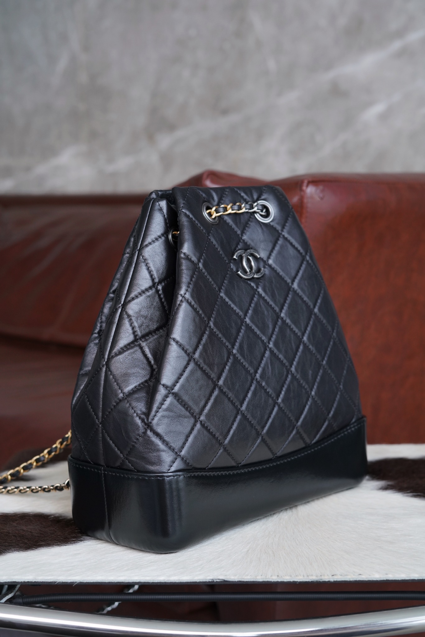 CHANEL Hobo backpack genuine leather black large The perfect combination of "𝑴𝒂𝒏𝒕𝒆𝒍𝒆𝒍𝒍 factory" sponge leather and "𝑮𝑨𝑰𝑬𝑹𝑨 factory" horse oil leather on the bottom Size: 24.5cm 16 CHANEL Hobo backpack genuine leather black large The perfect combination of "𝑴𝒂𝒏𝒕𝒆𝒍𝒆𝒍𝒍 factory" sponge leather and "𝑮𝑨𝑰𝑬𝑹𝑨 factory" horse oil leather on the bottom Size: 24.5cm - Image 16