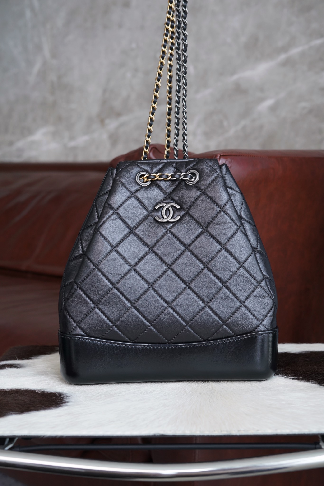 CHANEL Hobo backpack genuine leather black large The perfect combination of "𝑴𝒂𝒏𝒕𝒆𝒍𝒆𝒍𝒍 factory" sponge leather and "𝑮𝑨𝑰𝑬𝑹𝑨 factory" horse oil leather on the bottom Size: 24.5cm 18 CHANEL Hobo backpack genuine leather black large The perfect combination of "𝑴𝒂𝒏𝒕𝒆𝒍𝒆𝒍𝒍 factory" sponge leather and "𝑮𝑨𝑰𝑬𝑹𝑨 factory" horse oil leather on the bottom Size: 24.5cm - Image 18