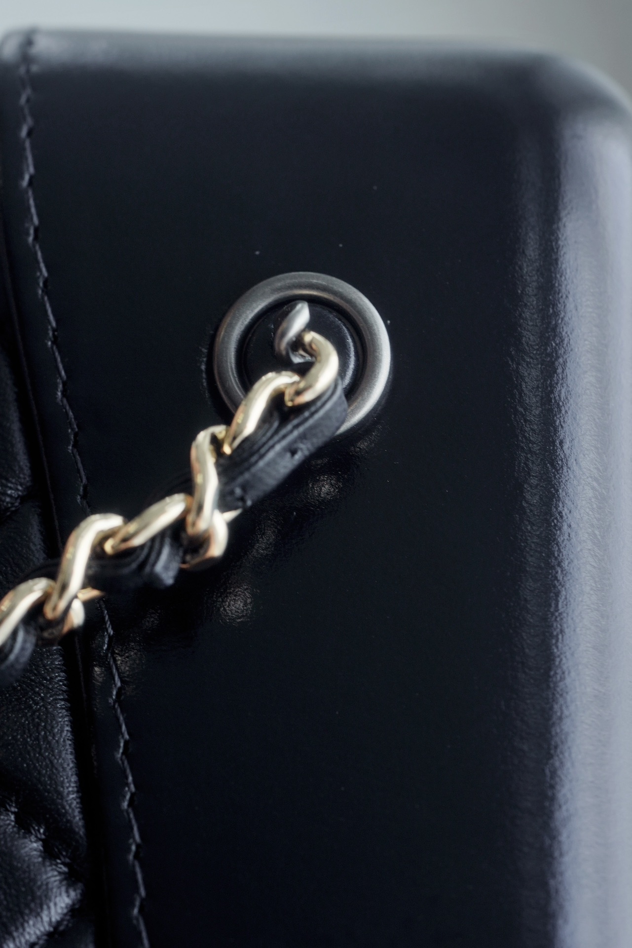 CHANEL Hobo backpack genuine leather black large The perfect combination of "𝑴𝒂𝒏𝒕𝒆𝒍𝒆𝒍𝒍 factory" sponge leather and "𝑮𝑨𝑰𝑬𝑹𝑨 factory" horse oil leather on the bottom Size: 24.5cm 8 CHANEL Hobo backpack genuine leather black large The perfect combination of "𝑴𝒂𝒏𝒕𝒆𝒍𝒆𝒍𝒍 factory" sponge leather and "𝑮𝑨𝑰𝑬𝑹𝑨 factory" horse oil leather on the bottom Size: 24.5cm - Image 8