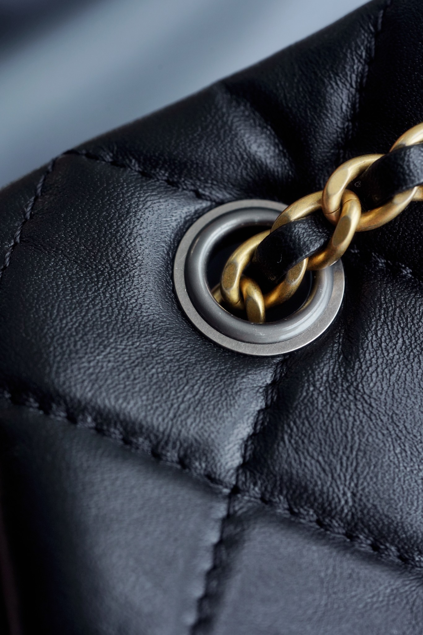 CHANEL Hobo backpack genuine leather black large The perfect combination of "𝑴𝒂𝒏𝒕𝒆𝒍𝒆𝒍𝒍 factory" sponge leather and "𝑮𝑨𝑰𝑬𝑹𝑨 factory" horse oil leather on the bottom Size: 24.5cm 6 CHANEL Hobo backpack genuine leather black large The perfect combination of "𝑴𝒂𝒏𝒕𝒆𝒍𝒆𝒍𝒍 factory" sponge leather and "𝑮𝑨𝑰𝑬𝑹𝑨 factory" horse oil leather on the bottom Size: 24.5cm - Image 6