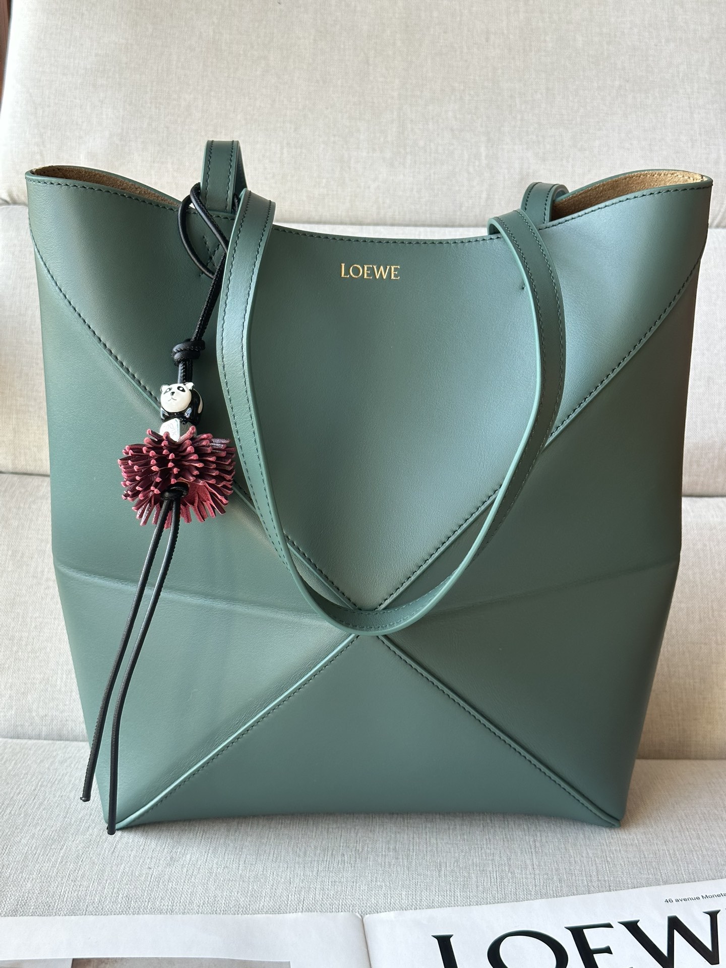 LOEWE Small puzzle Tote Vetiver Green, 25.5-14.5-31.5 Koala pendant