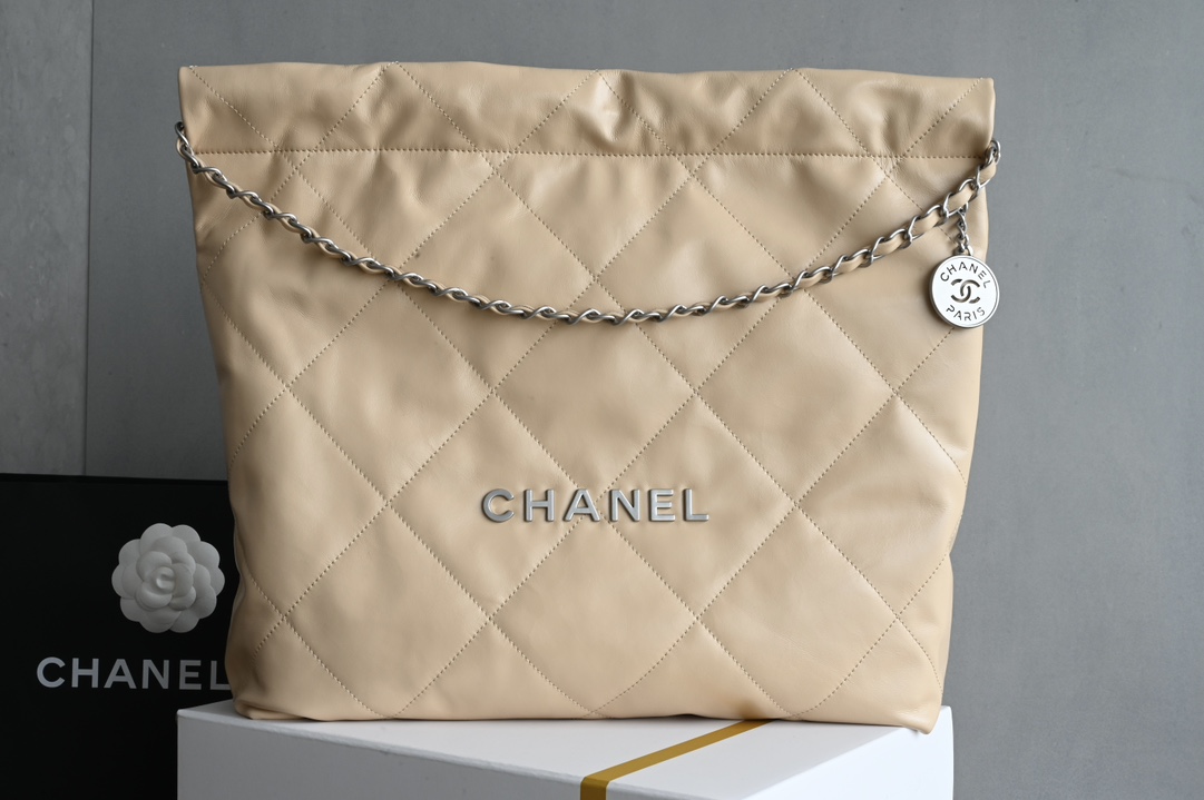 CHANEL Light apricot Cutting department 𝖠𝗇𝗍𝗂𝖻𝖺 𝗓𝗉 calfskin 𝟥𝟫*𝟦𝟤*𝟪 𝖢𝖬