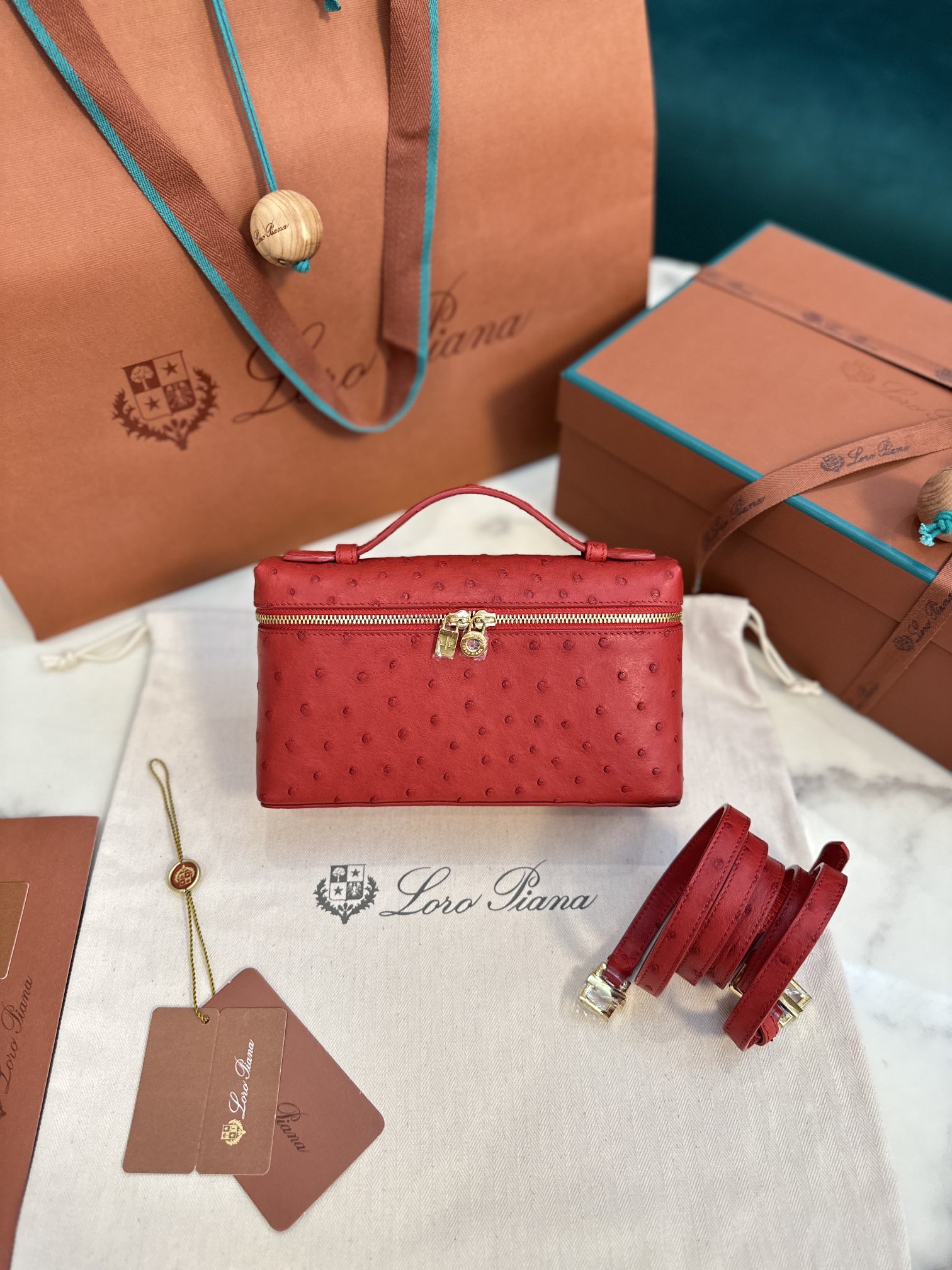 Loro Piana Extra Poket L19 Ostrich leather High-end series ostrich leather spot red gold buckle Size: 19×11×6.5