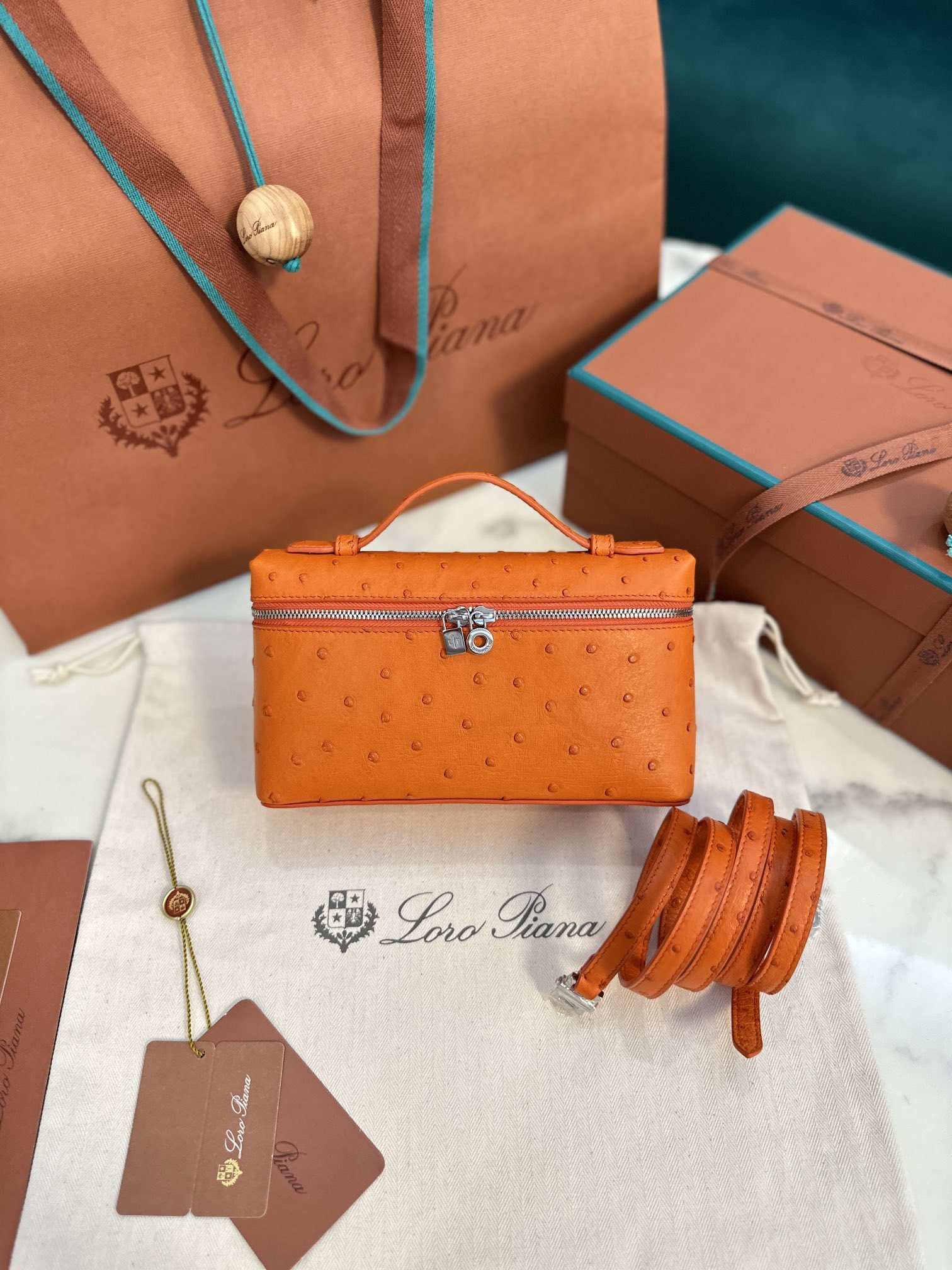 Loro Piana Extra Poket L19 Ostrich leather High-end series ostrich leather spot orange silver buckle Size: 19×11×6.5