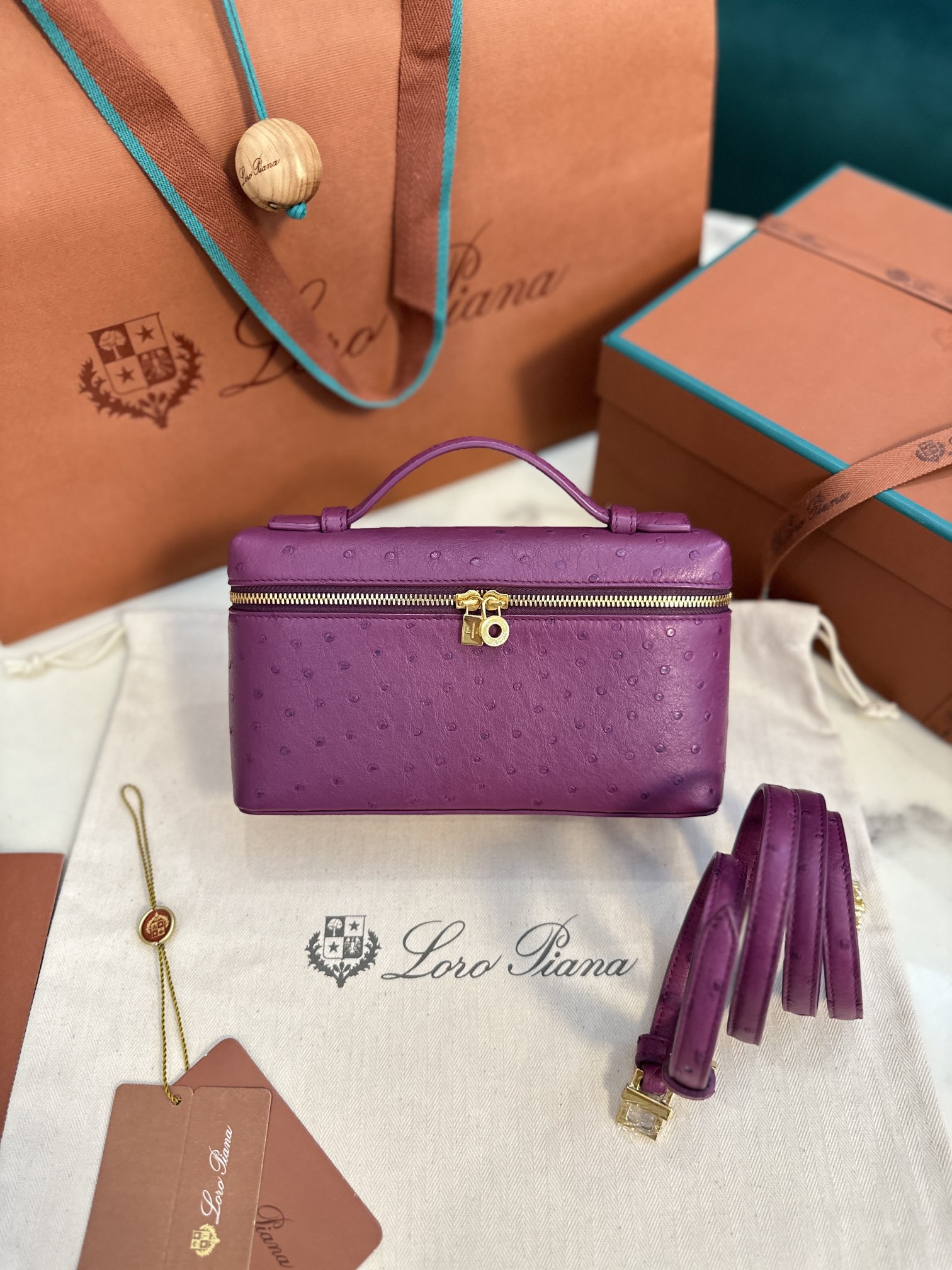 Loro Piana Extra Poket L19 Ostrich leather High-end series ostrich leather spot purple gold buckle Size: 19×11×6.5