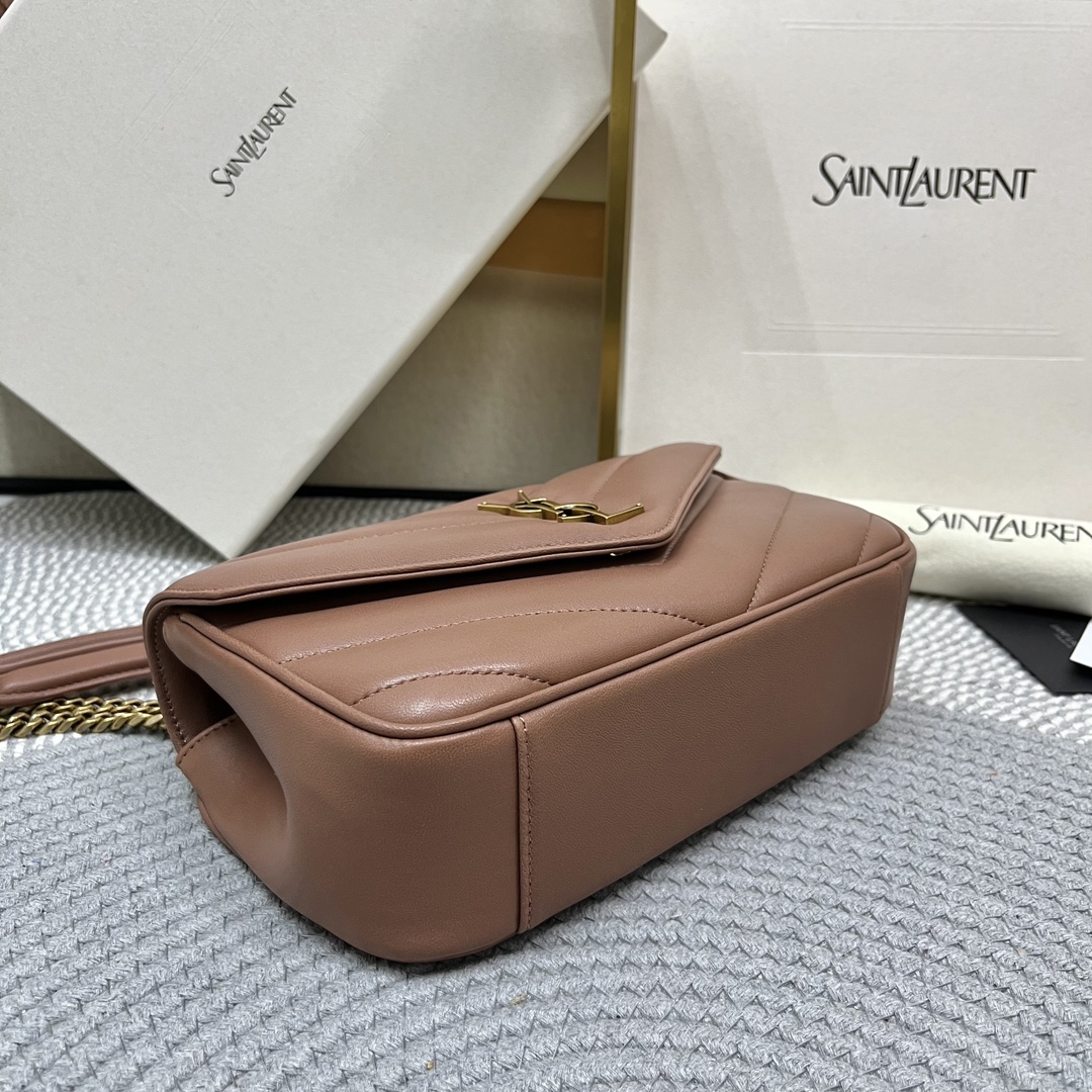 SAINT LAURENT 25 Early Spring New LouLou Small The sheepskin feels soft, and the new version of sheepskin is very shiny Size: 24x14x7cm 8 SAINT LAURENT 25 Early Spring New LouLou Small The sheepskin feels soft, and the new version of sheepskin is very shiny Size: 24x14x7cm - Image 8