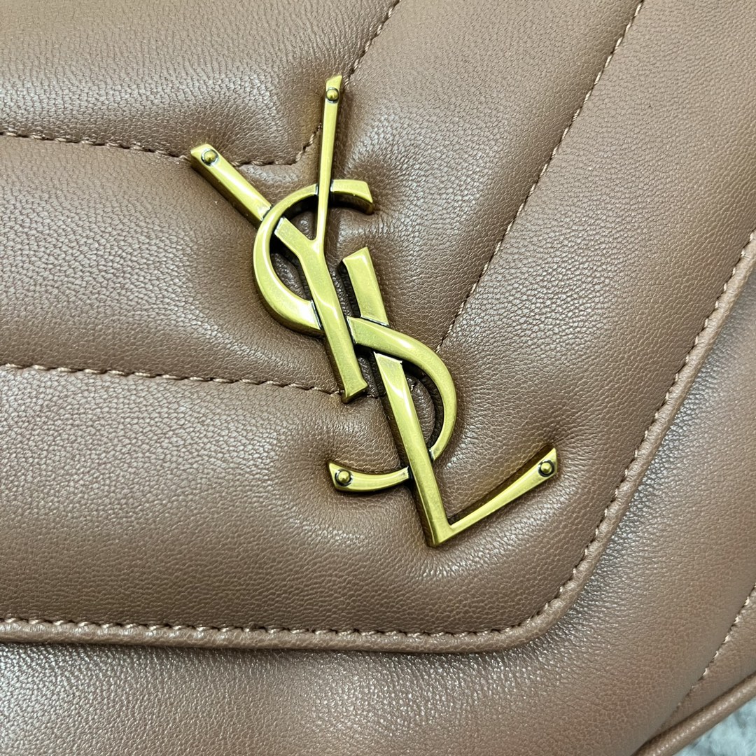 SAINT LAURENT 25 Early Spring New LouLou Small The sheepskin feels soft, and the new version of sheepskin is very shiny Size: 24x14x7cm 7 SAINT LAURENT 25 Early Spring New LouLou Small The sheepskin feels soft, and the new version of sheepskin is very shiny Size: 24x14x7cm - Image 7