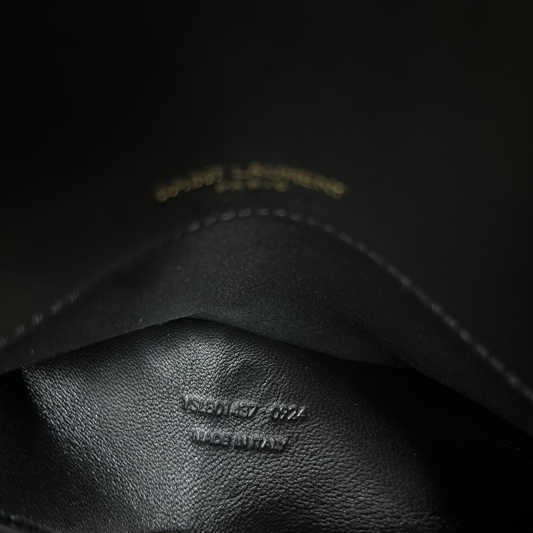SAINT LAURENT 25 Early Spring New LouLou Small The sheepskin feels soft, and the new version of sheepskin is very shiny Size: 24x14x7cm 3 SAINT LAURENT 25 Early Spring New LouLou Small The sheepskin feels soft, and the new version of sheepskin is very shiny Size: 24x14x7cm - Image 3
