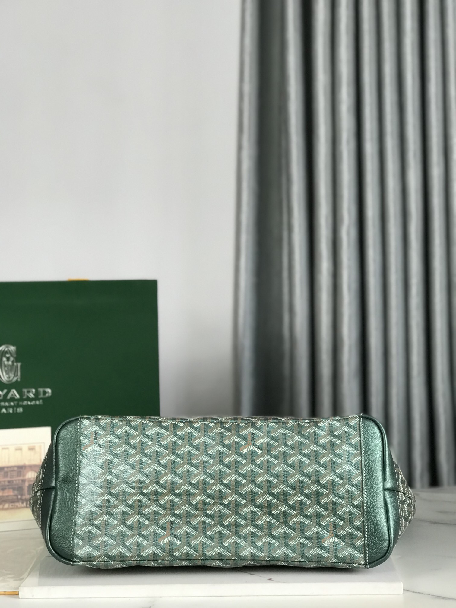 Goyard New zippered pearlescent series tote bags and shopping bags. The brand has undergone many researches and improvements, continuously improving fabrics and leathers 3 Goyard New zippered pearlescent series tote bags and shopping bags. The brand has undergone many researches and improvements, continuously improving fabrics and leathers - Image 3