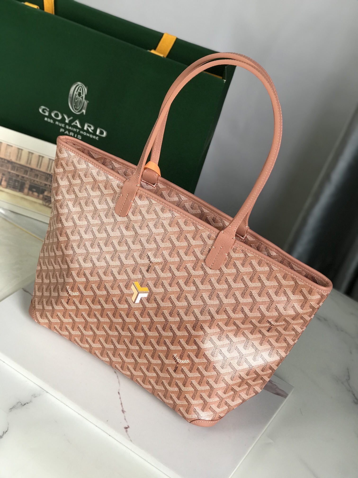 Goyard New zippered pearlescent series tote bags, shopping bags, the brand has been researched and improved many times, constantly improving fabrics and leather, all-round exclusive customization size: bag opening 41cm, bottom 30*height 23.5*bottom width 13cm 6 Goyard New zippered pearlescent series tote bags, shopping bags, the brand has been researched and improved many times, constantly improving fabrics and leather, all-round exclusive customization size: bag opening 41cm, bottom 30*height 23.5*bottom width 13cm - Image 6