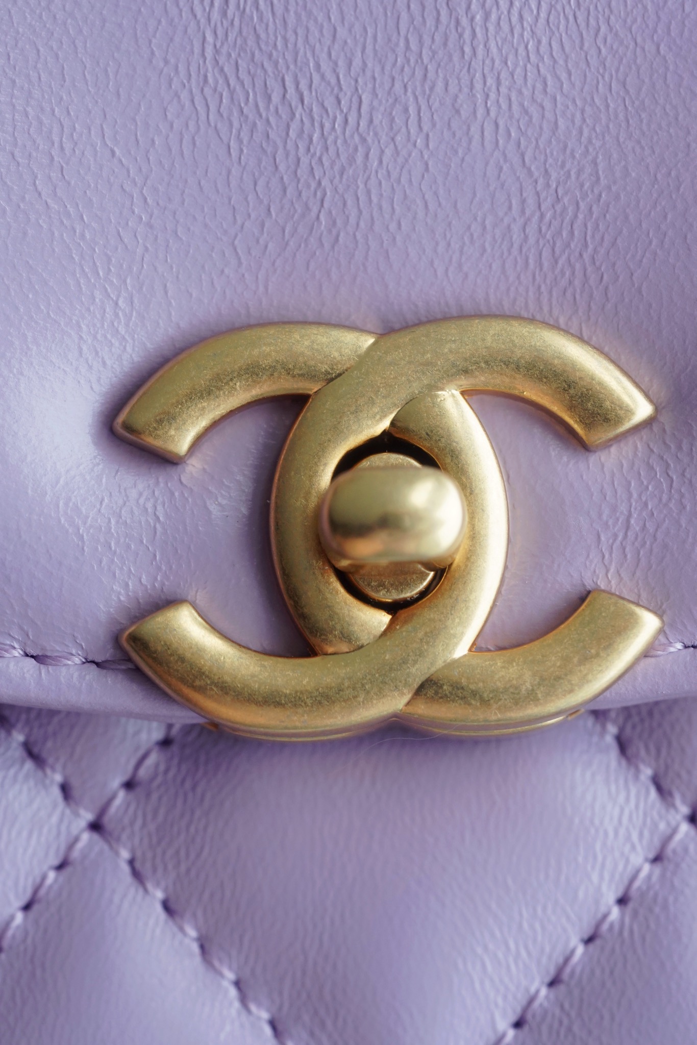 CHANEL Kelly handle bag large size taro purple 💜 The cutting department originally flows into the first-grade oil wax textured calfskin 10 CHANEL Kelly handle bag large size taro purple 💜 The cutting department originally flows into the first-grade oil wax textured calfskin - Image 10