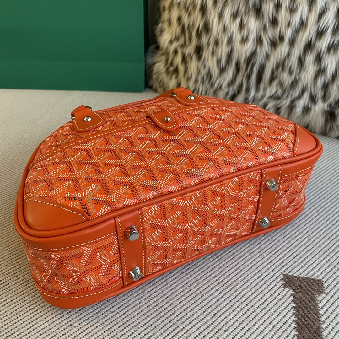 Goyard vintage bowling bag small This bag gives people a very delicate feeling, and it has a large capacity, and can easily hold the things you need for daily life. Size: 27x27x10.5cm 3 Goyard vintage bowling bag small This bag gives people a very delicate feeling, and it has a large capacity, and can easily hold the things you need for daily life. Size: 27x27x10.5cm - Image 3