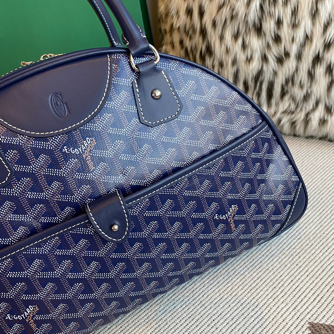 Goyard vintage bowling bag large This bag gives people a very delicate feeling, and it has a large capacity, and can easily hold the things you need for daily life. Size: 35×33x11.5cm 8 Goyard vintage bowling bag large This bag gives people a very delicate feeling, and it has a large capacity, and can easily hold the things you need for daily life. Size: 35×33x11.5cm - Image 8