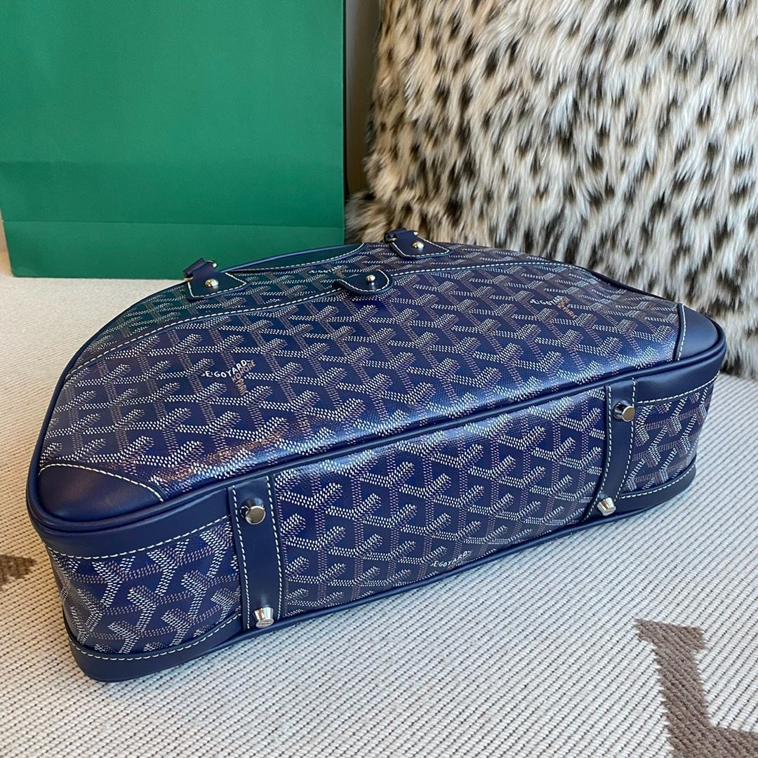 Goyard vintage bowling bag large This bag gives people a very delicate feeling, and it has a large capacity, and can easily hold the things you need for daily life. Size: 35×33x11.5cm 3 Goyard vintage bowling bag large This bag gives people a very delicate feeling, and it has a large capacity, and can easily hold the things you need for daily life. Size: 35×33x11.5cm - Image 3