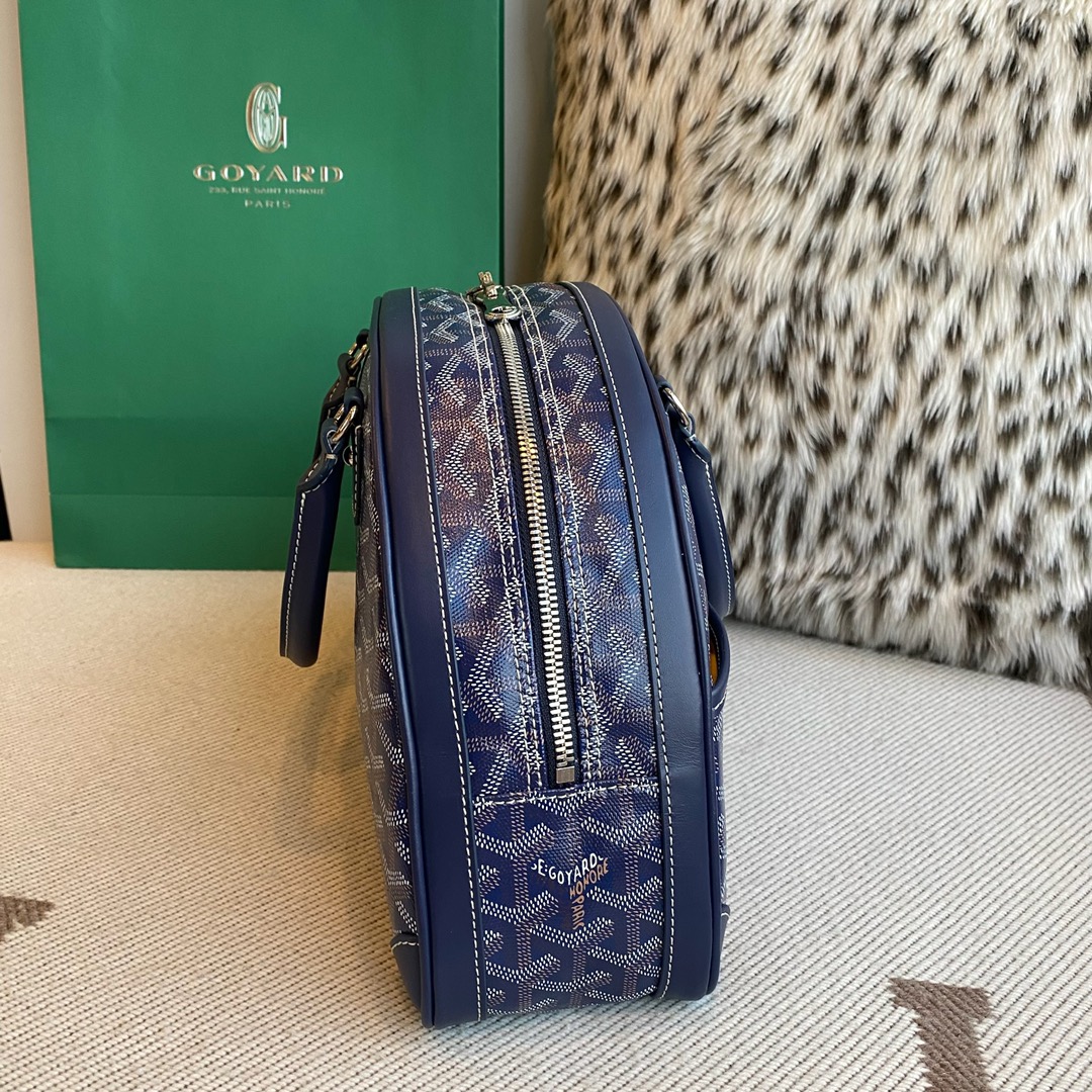 Goyard vintage bowling bag large This bag gives people a very delicate feeling, and it has a large capacity, and can easily hold the things you need for daily life. Size: 35×33x11.5cm 6 Goyard vintage bowling bag large This bag gives people a very delicate feeling, and it has a large capacity, and can easily hold the things you need for daily life. Size: 35×33x11.5cm - Image 6